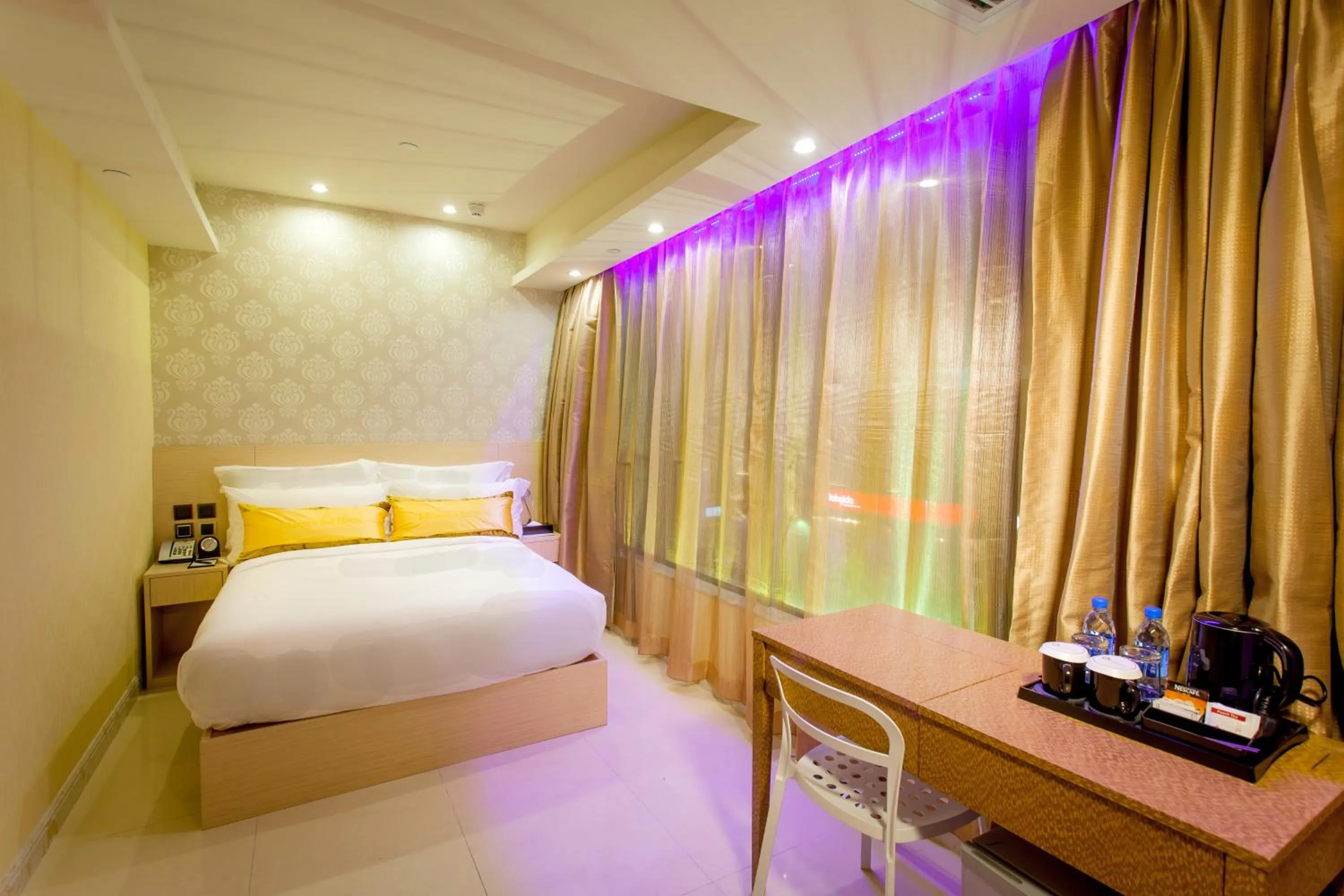 Photo of the whole room in Harbour Bay Hotel