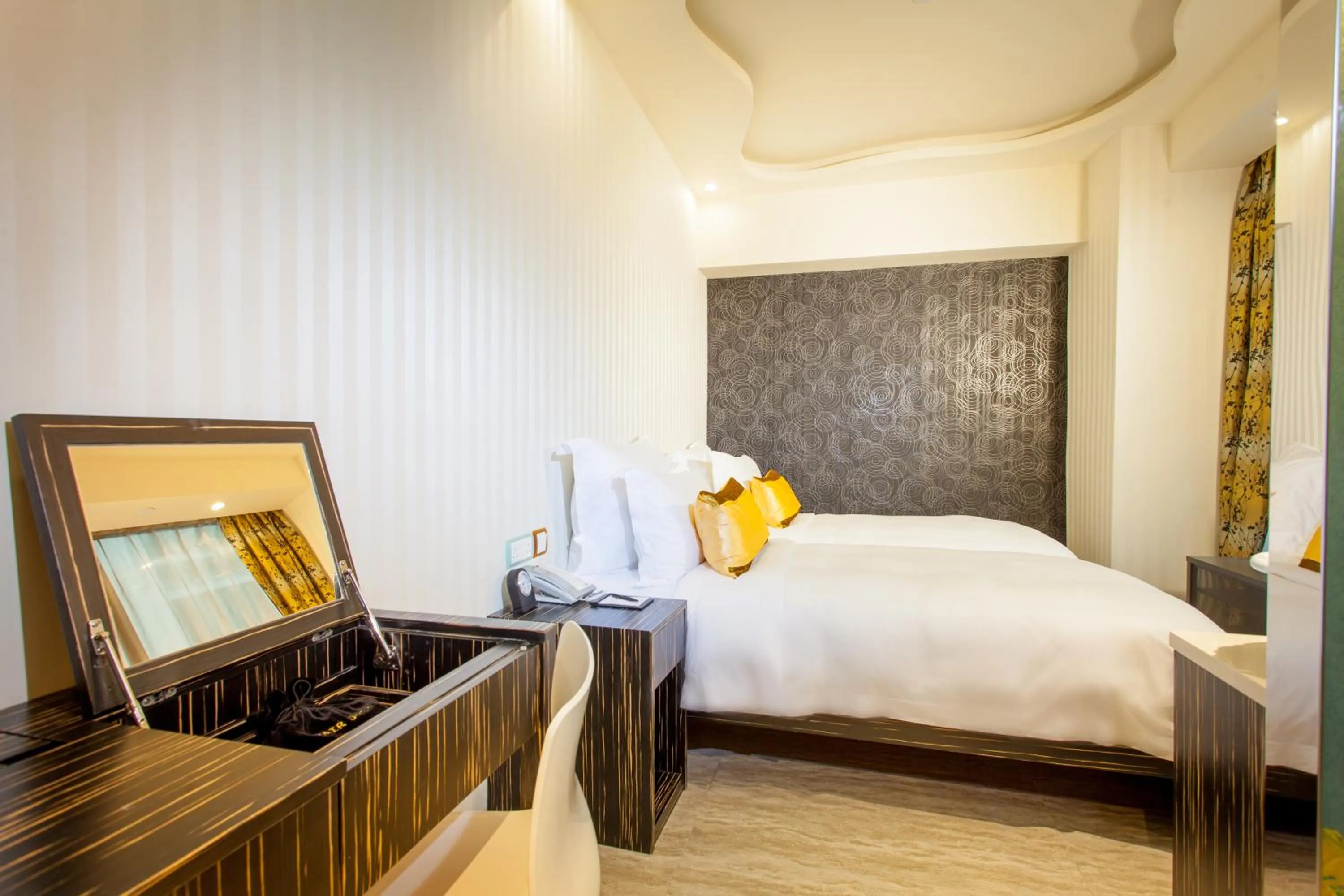 Photo of the whole room in Harbour Bay Hotel