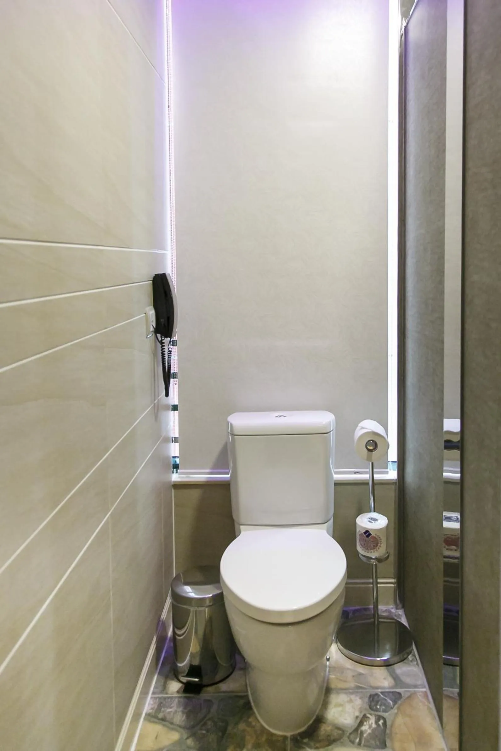 Toilet in Harbour Bay Hotel