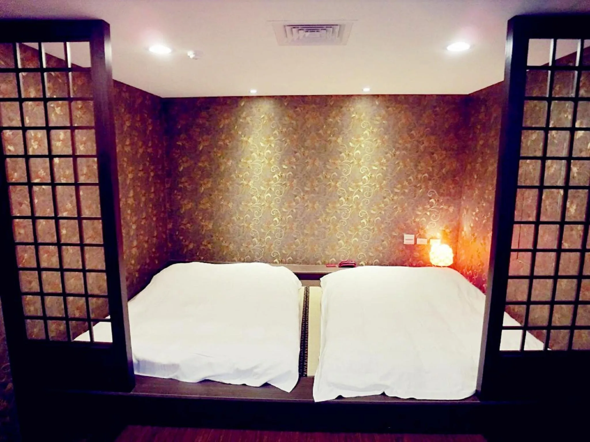 Photo of the whole room, Bed in Every Day Hot Spring Hotel