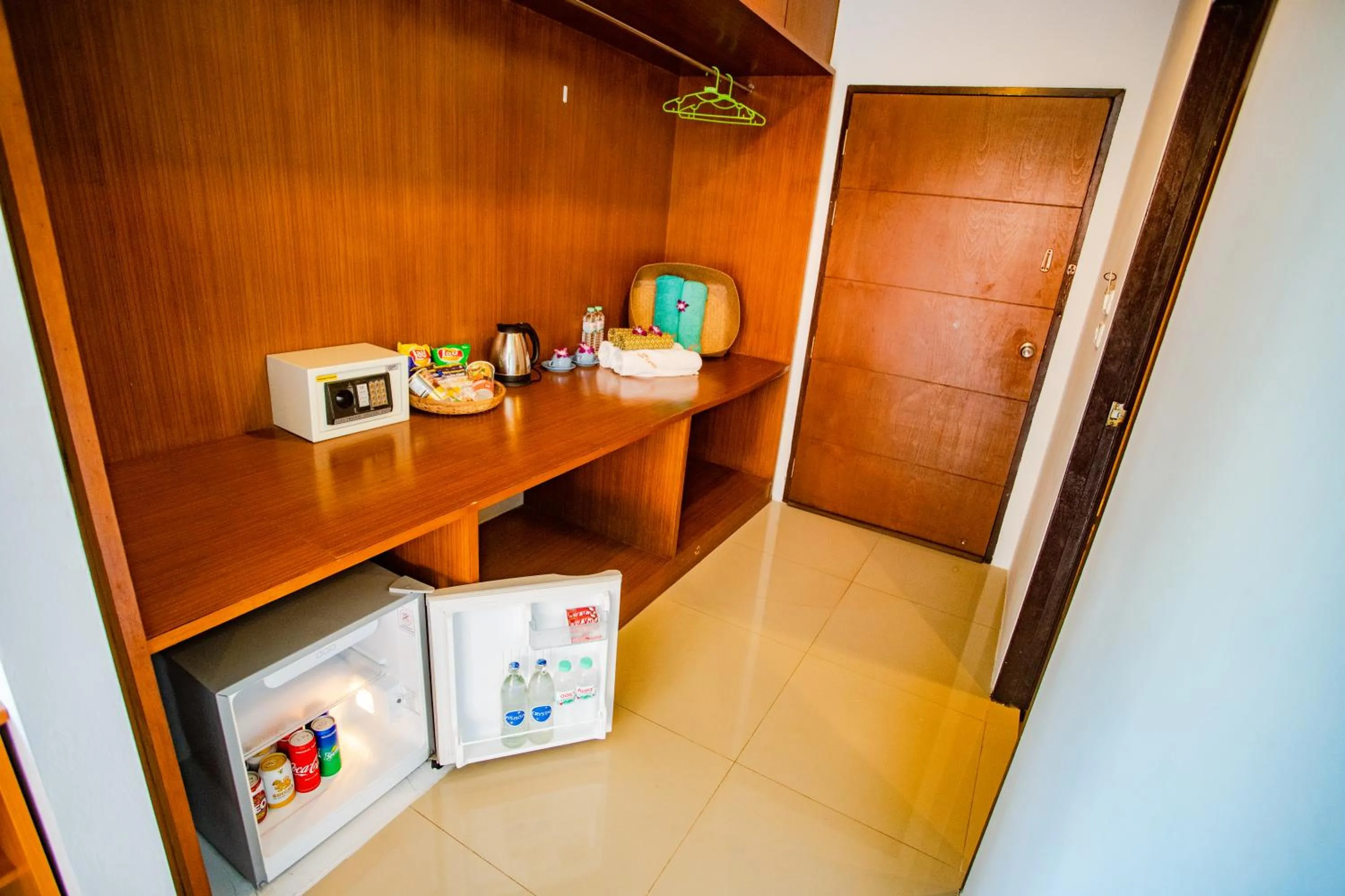 Coffee/tea facilities in The Spa Garden