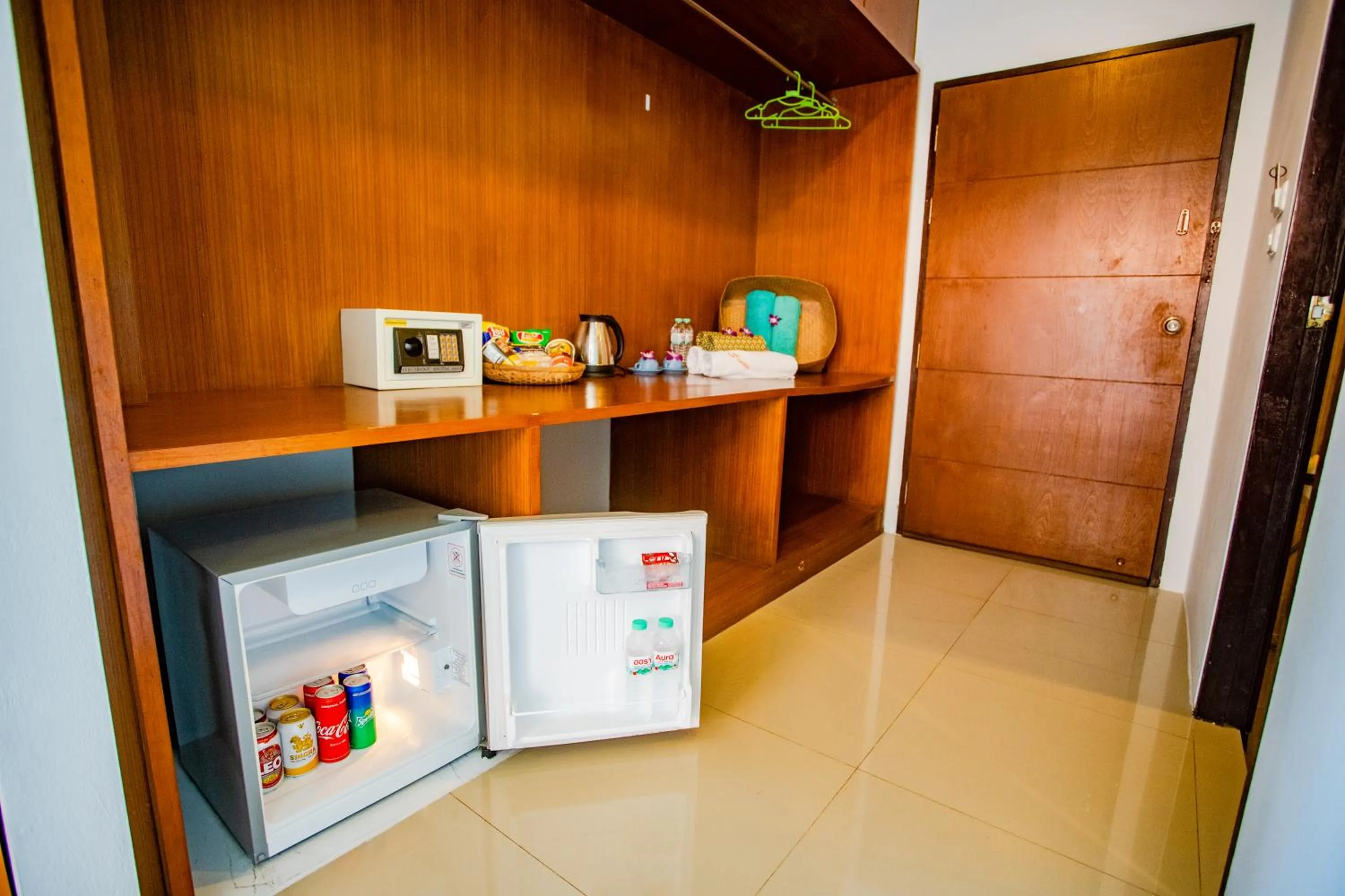 Coffee/tea facilities in The Spa Garden