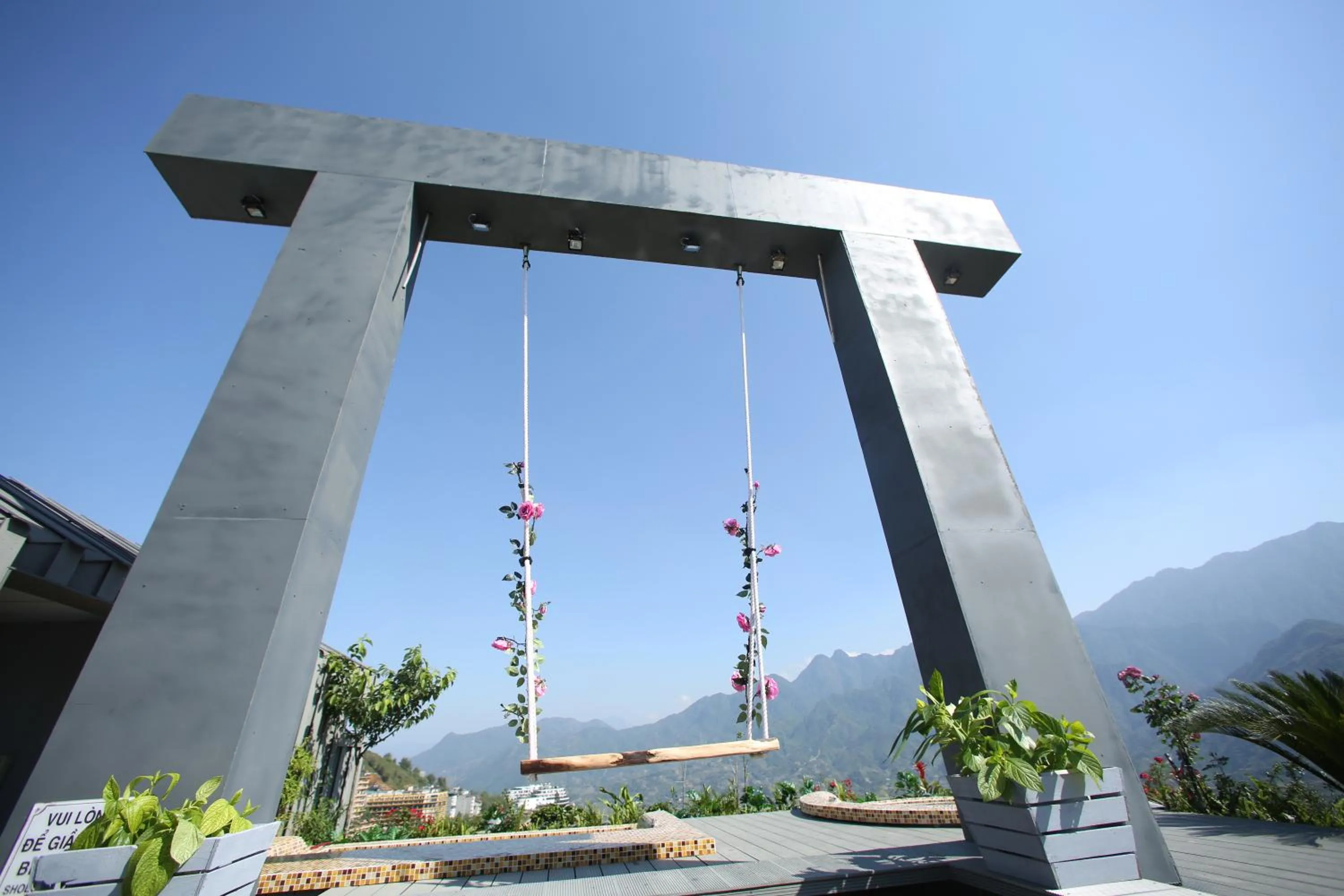 Property building in Phuong Nam Hotel