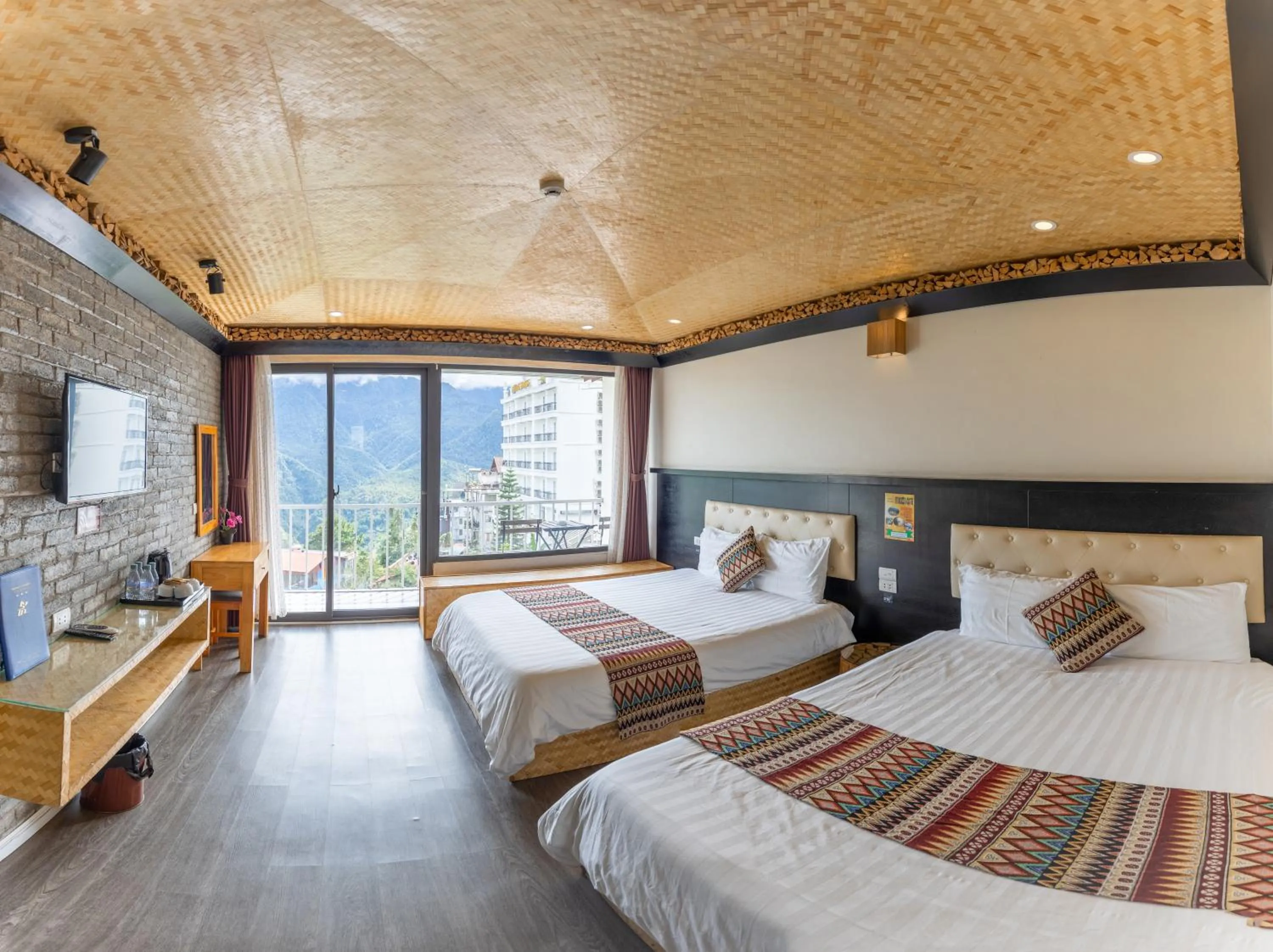 View (from property/room), Bed in Phuong Nam Hotel