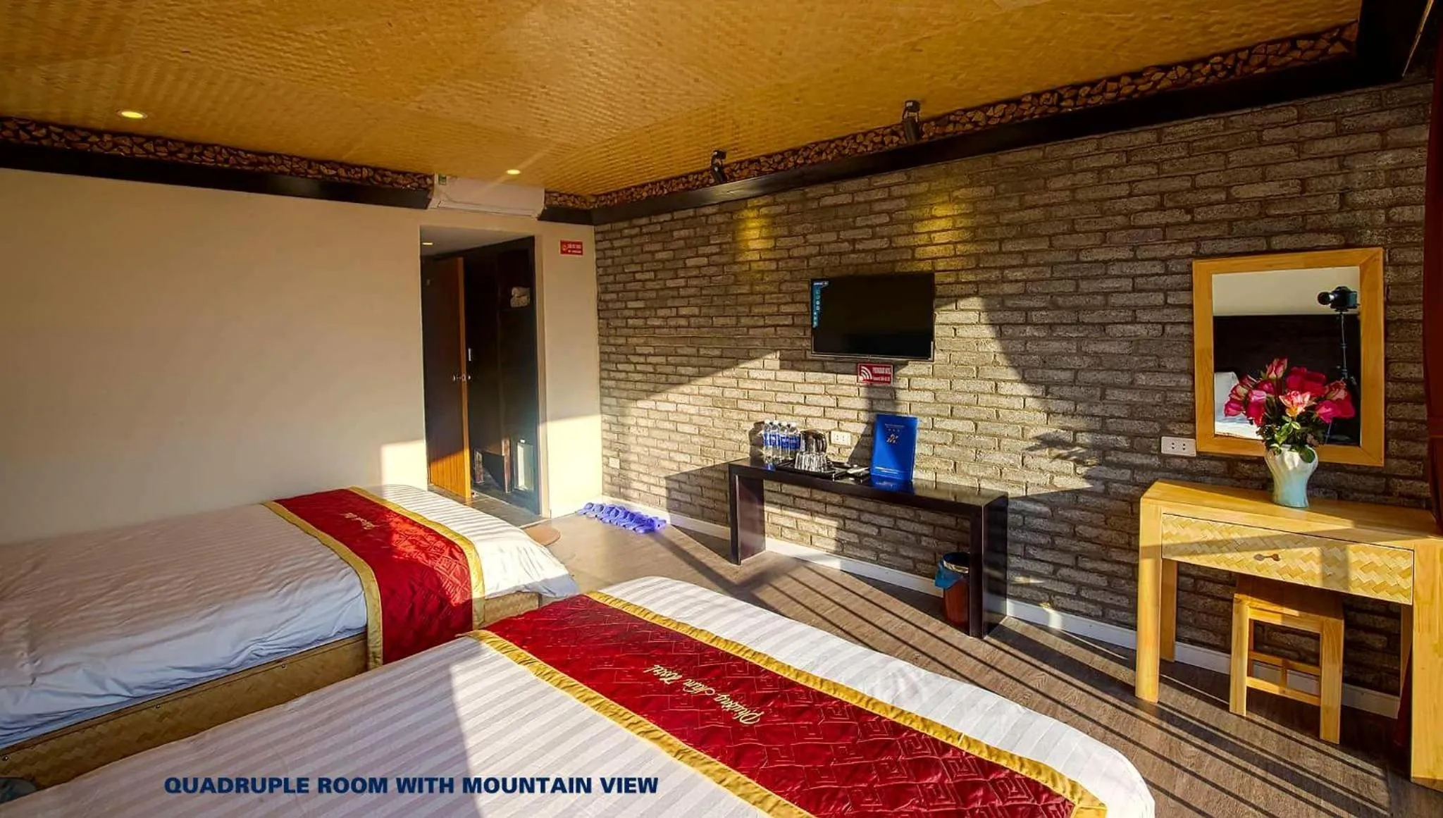 Photo of the whole room, Bed in Phuong Nam Hotel