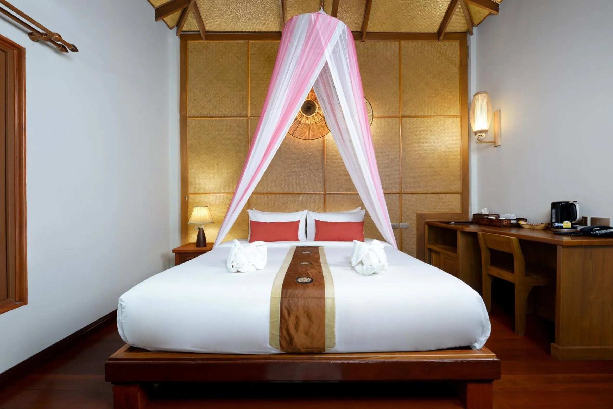 Bedroom, Bed in PingChan Koh Phangan Beachfront Resort