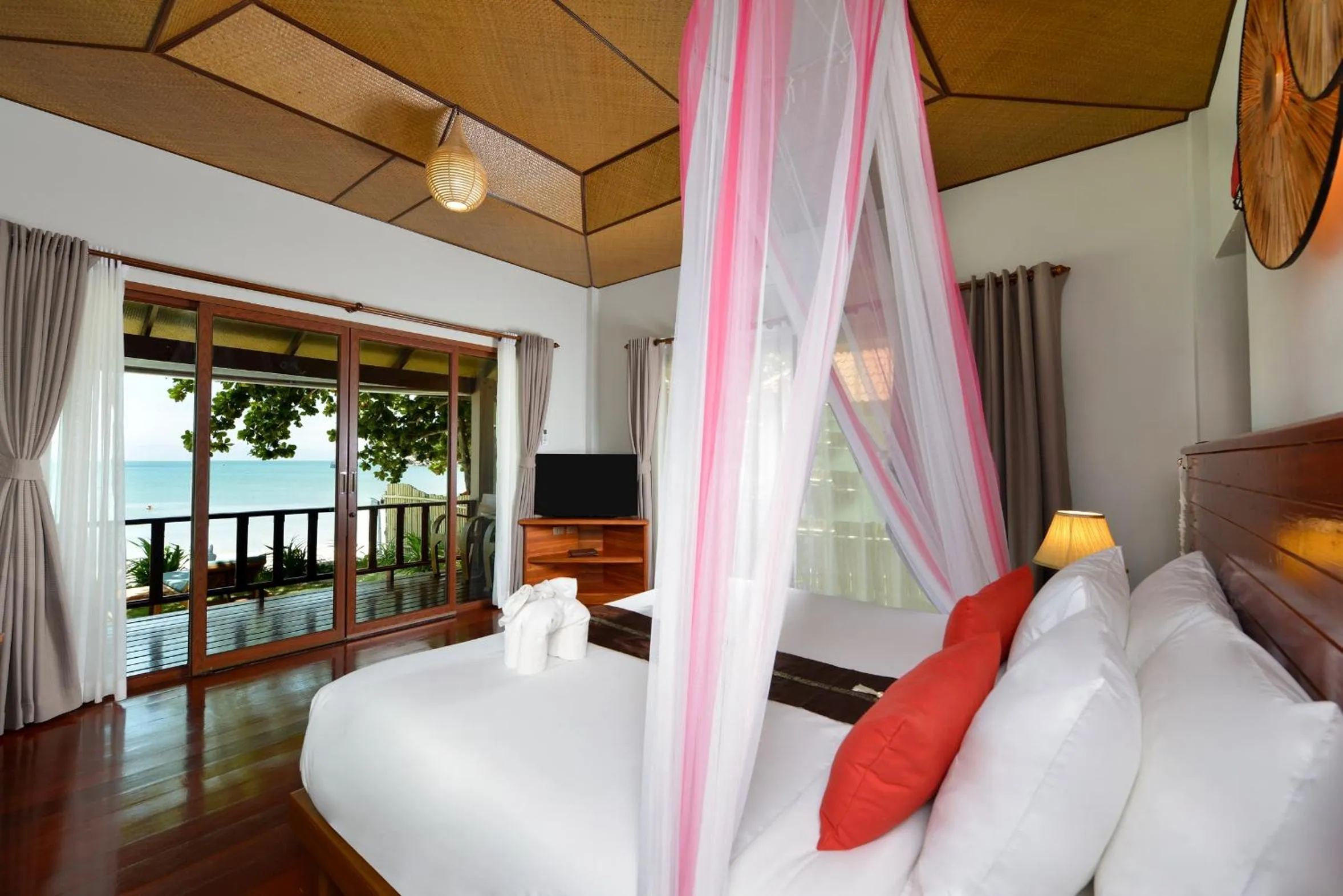 Bedroom, Bed in PingChan Koh Phangan Beachfront Resort