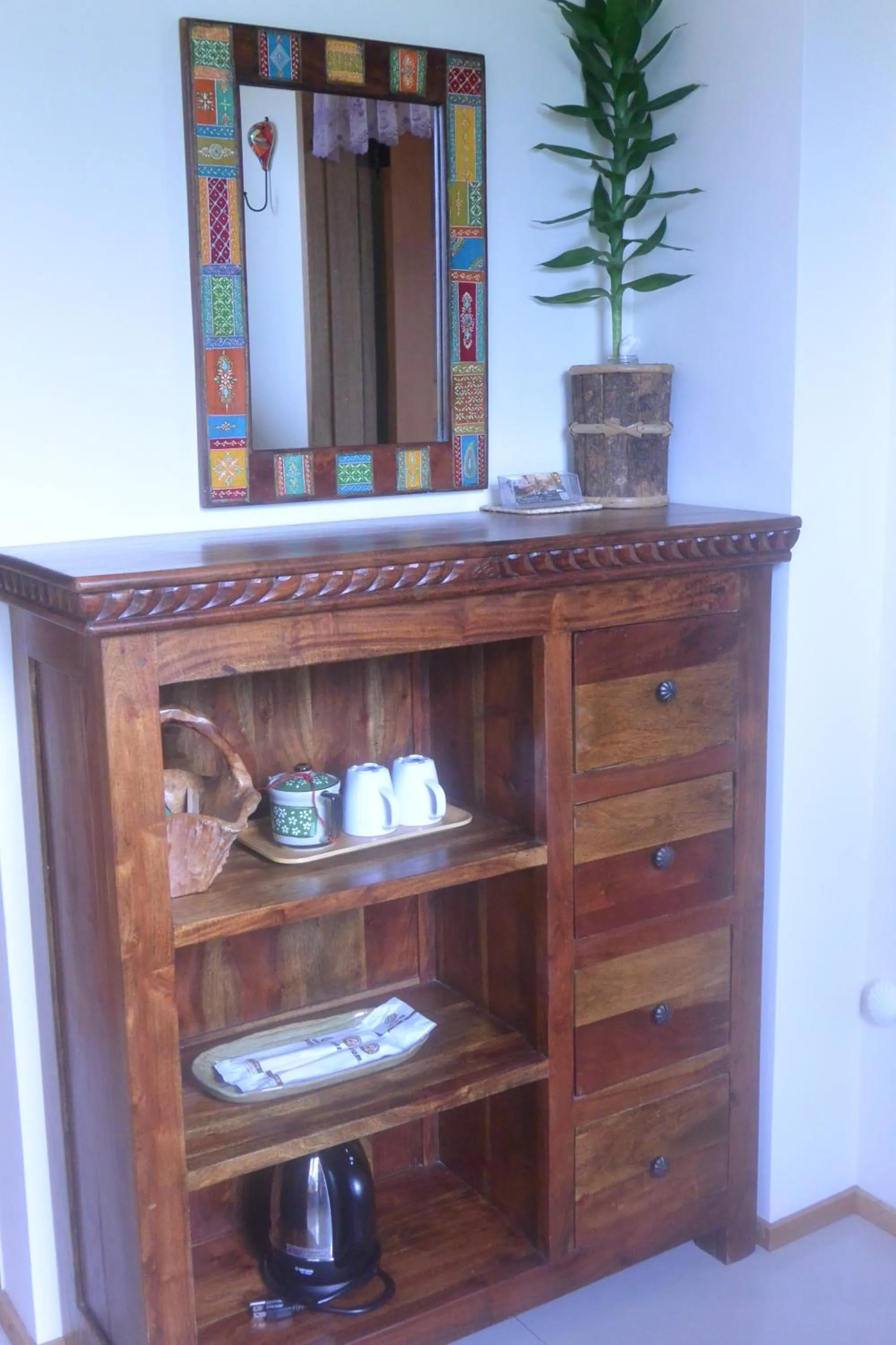 Decorative detail in Jiaoxi Song Tian B&B