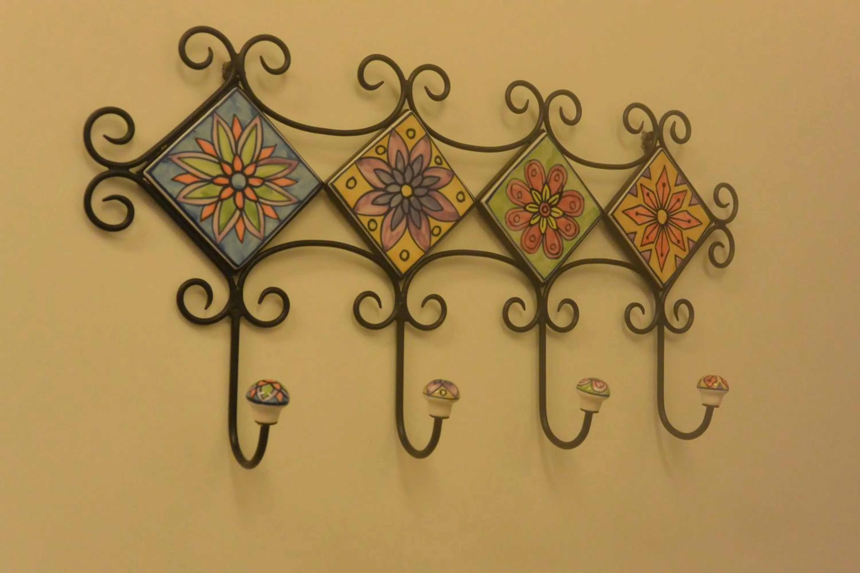 Decorative detail in Jiaoxi Song Tian B&B