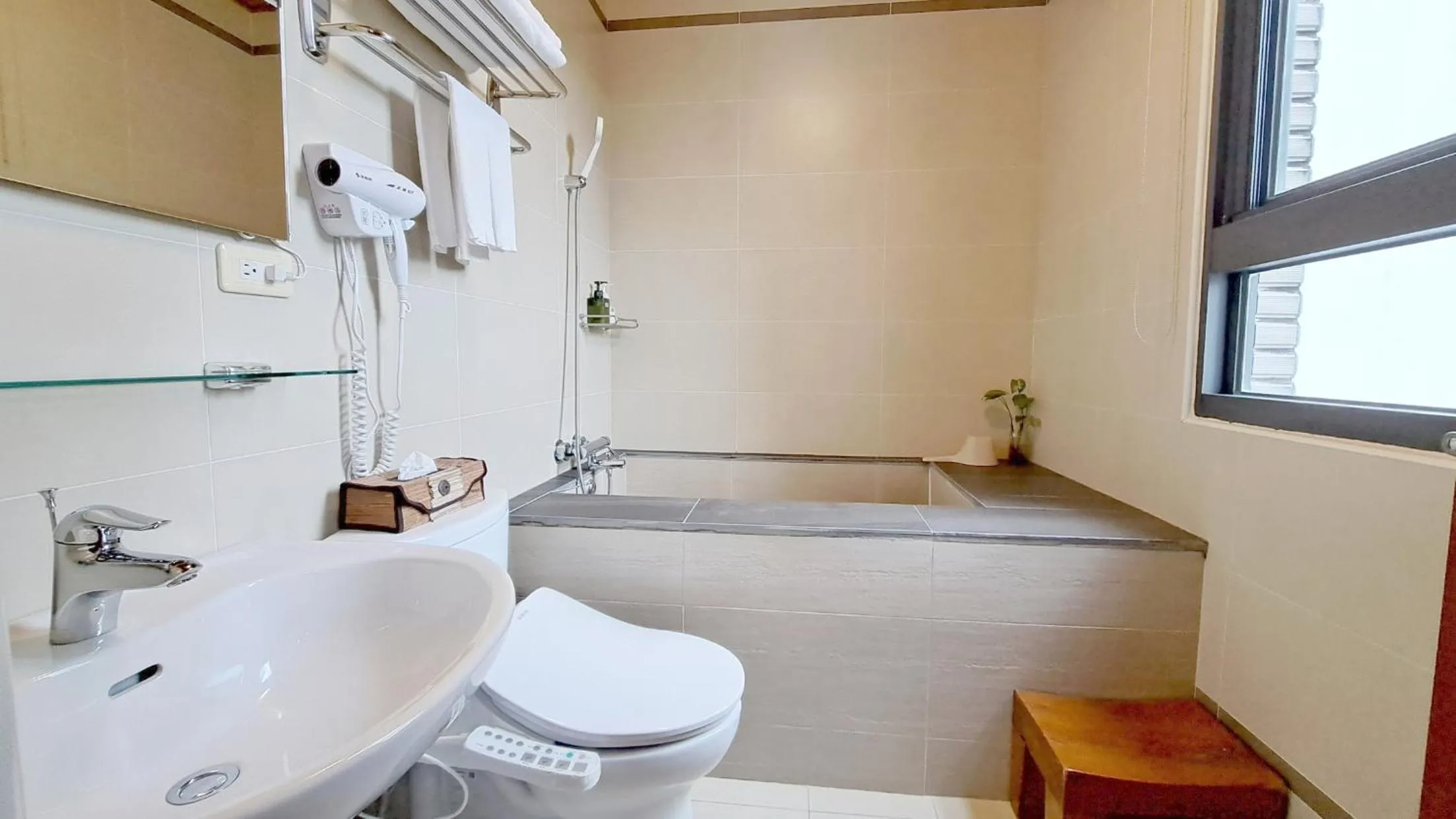 Toilet in Jiaoxi Song Tian B&B