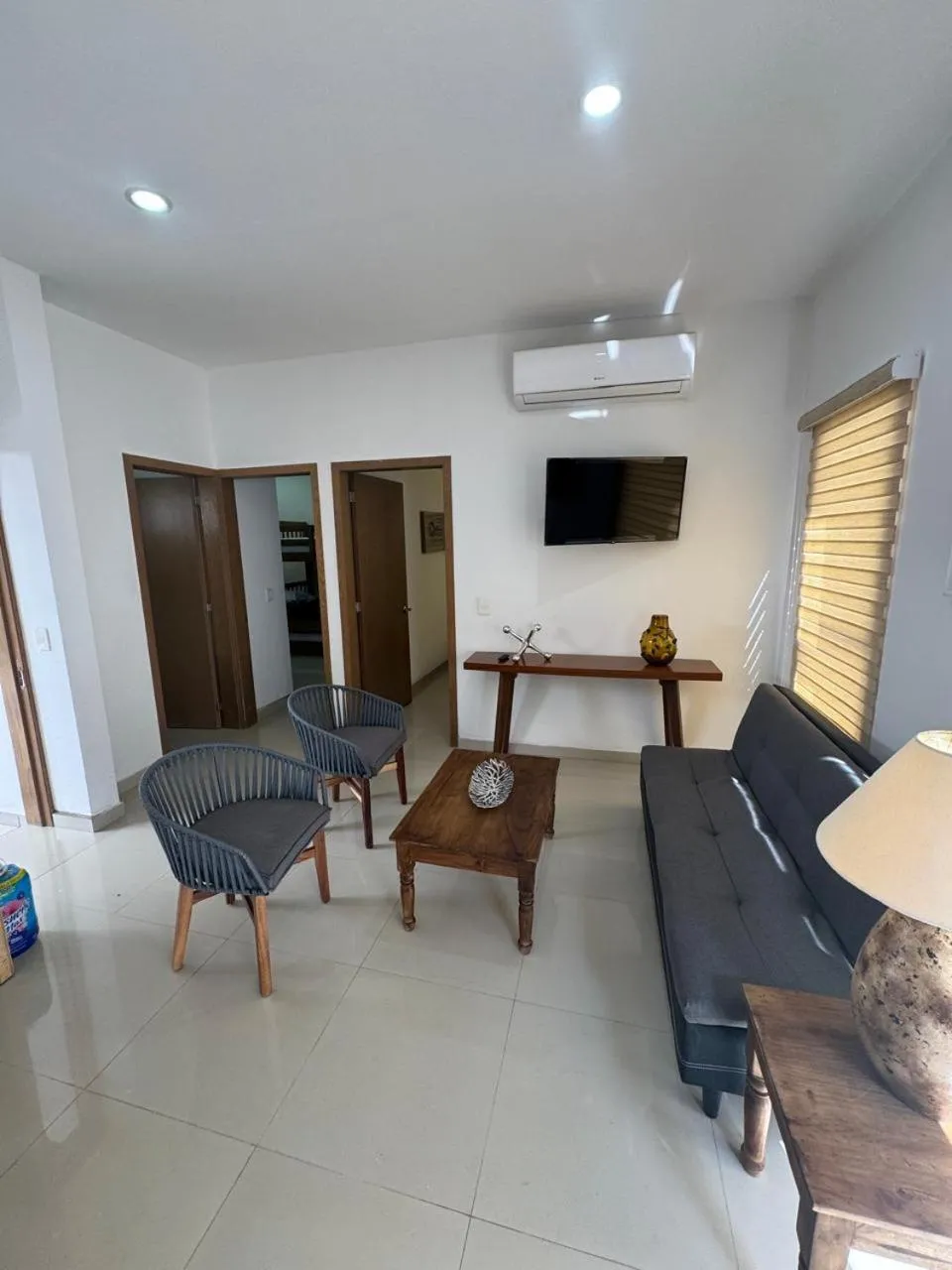 2br 1ba Condo 1 block to ocean Condo 1