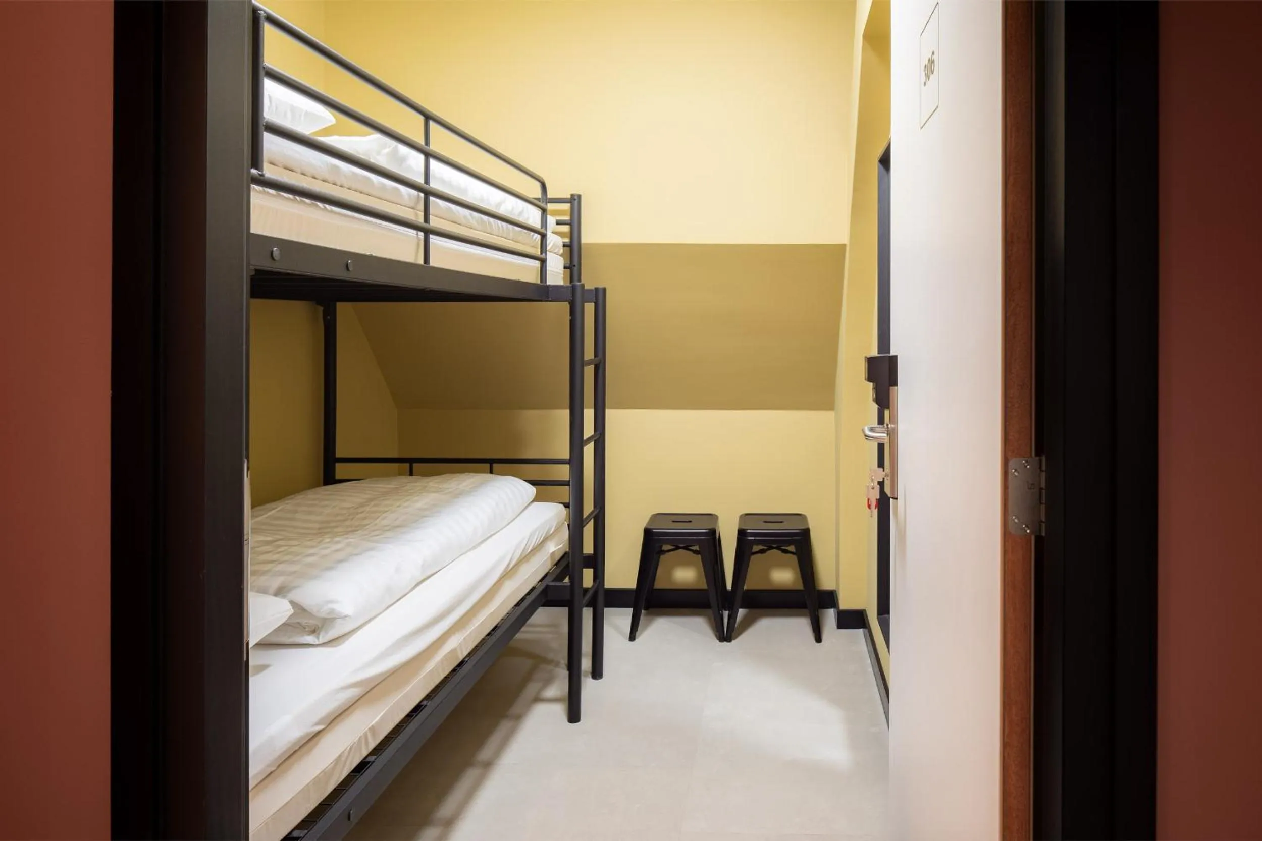 Small female dorm with no window in CoolDocks