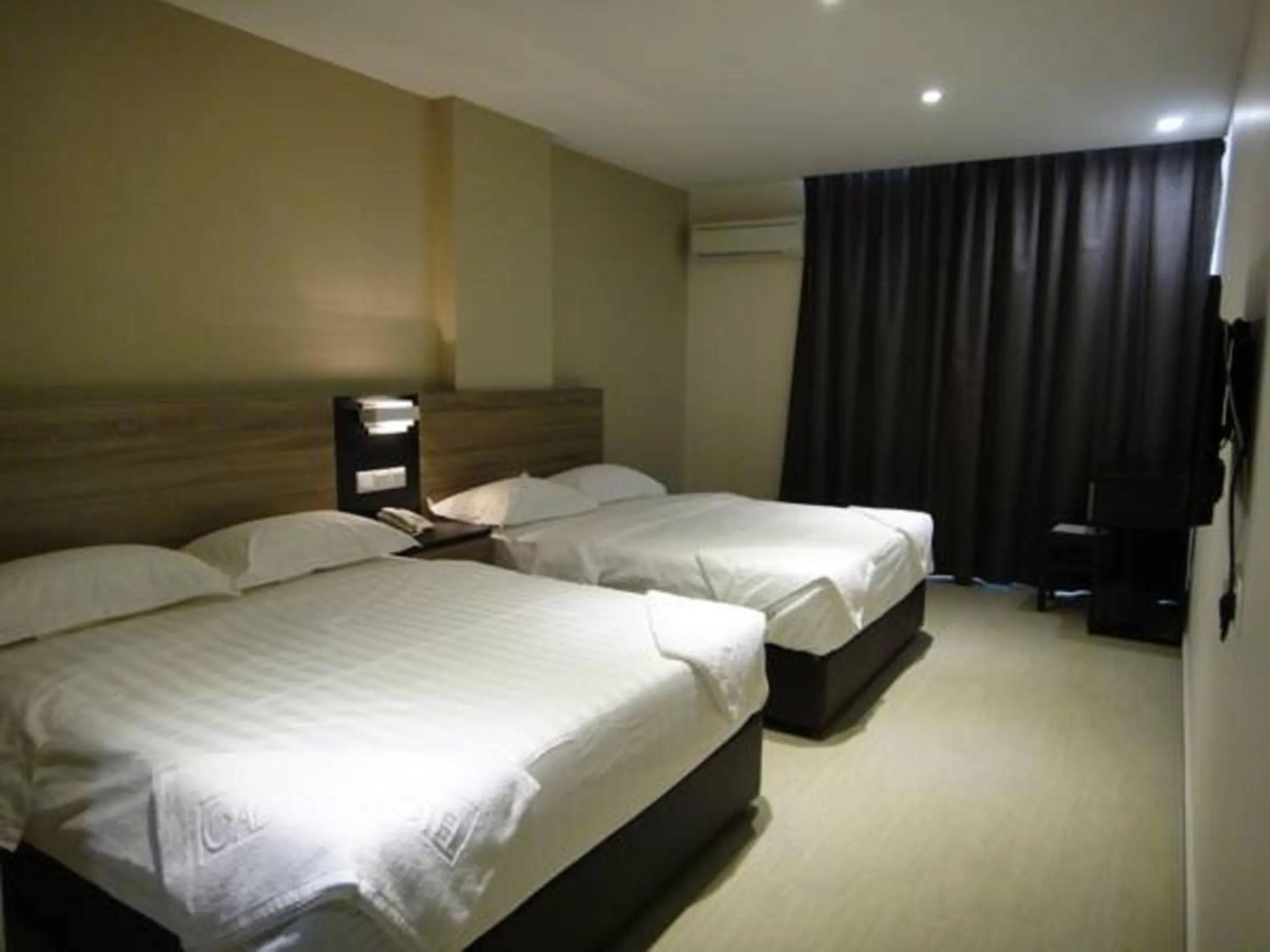 Bedroom, Bed in Galaxy Hotel SIMPANG AMPAT