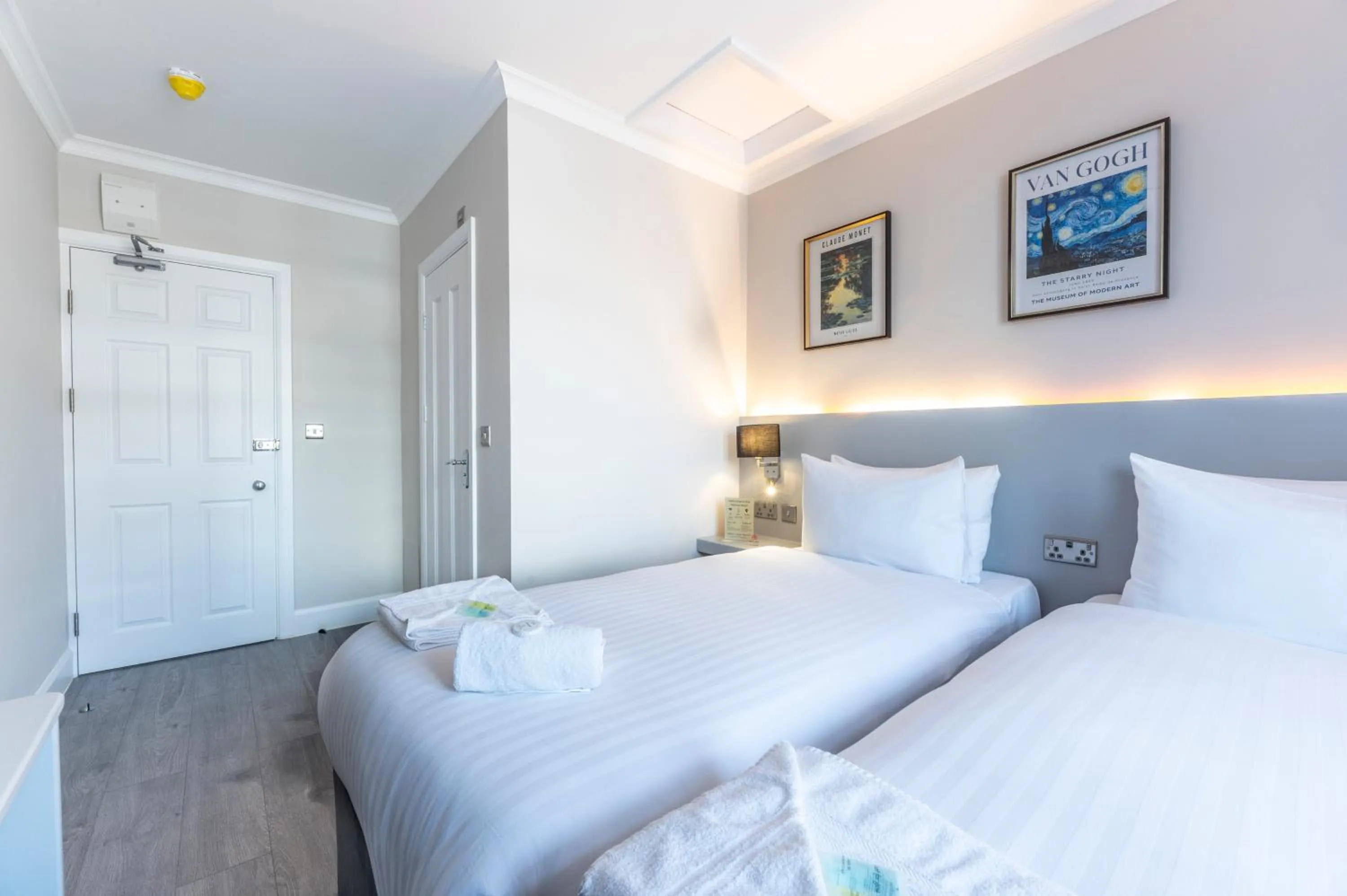 Double or Twin Room in MARINA HOTEL London