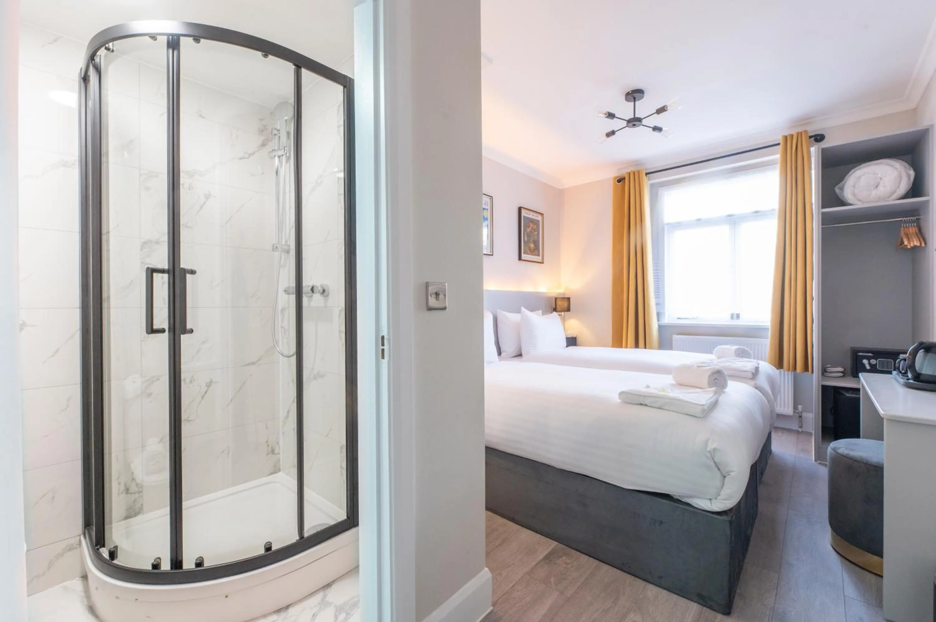Double or Twin Room in MARINA HOTEL London