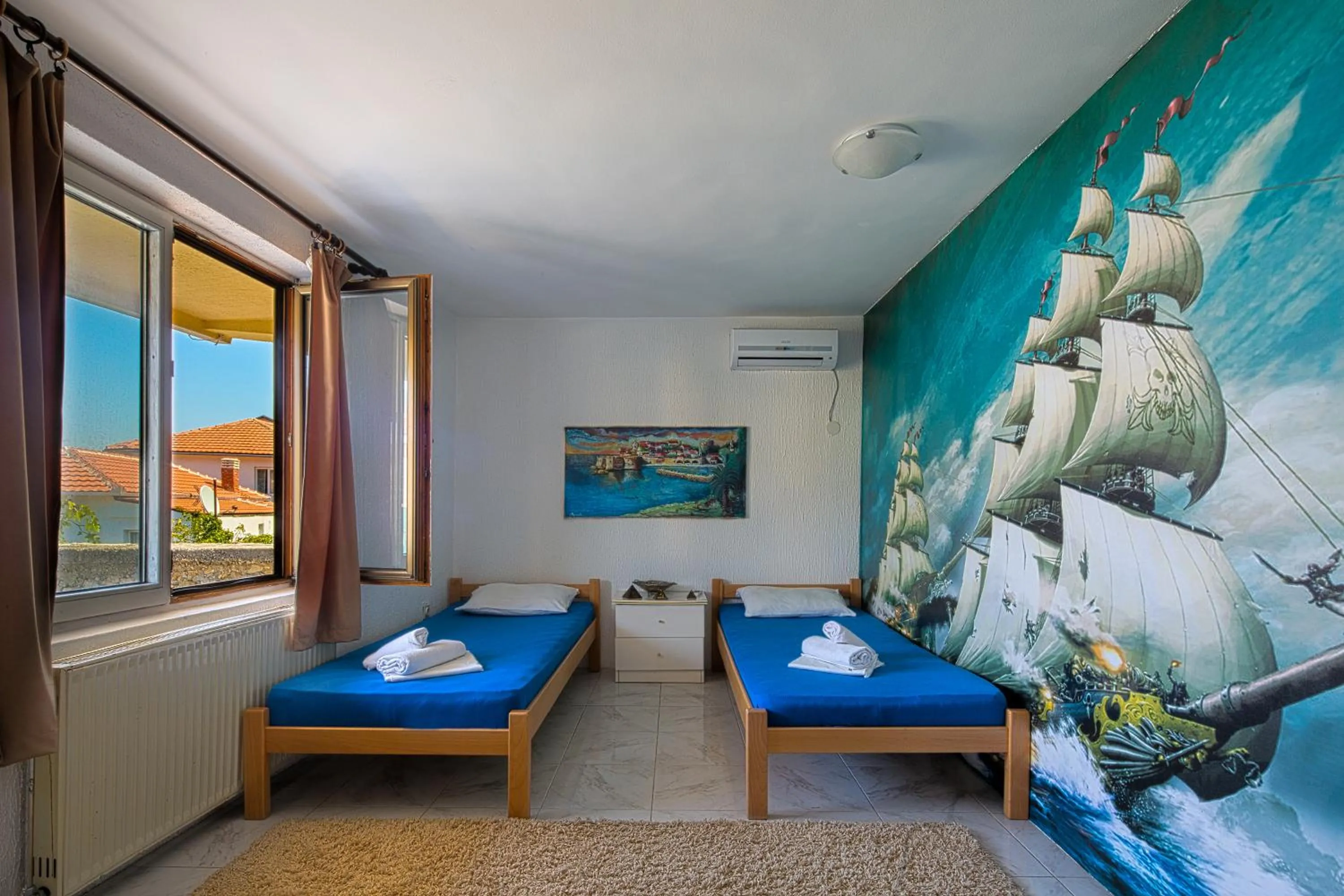 Bed in Pirate Backpackers