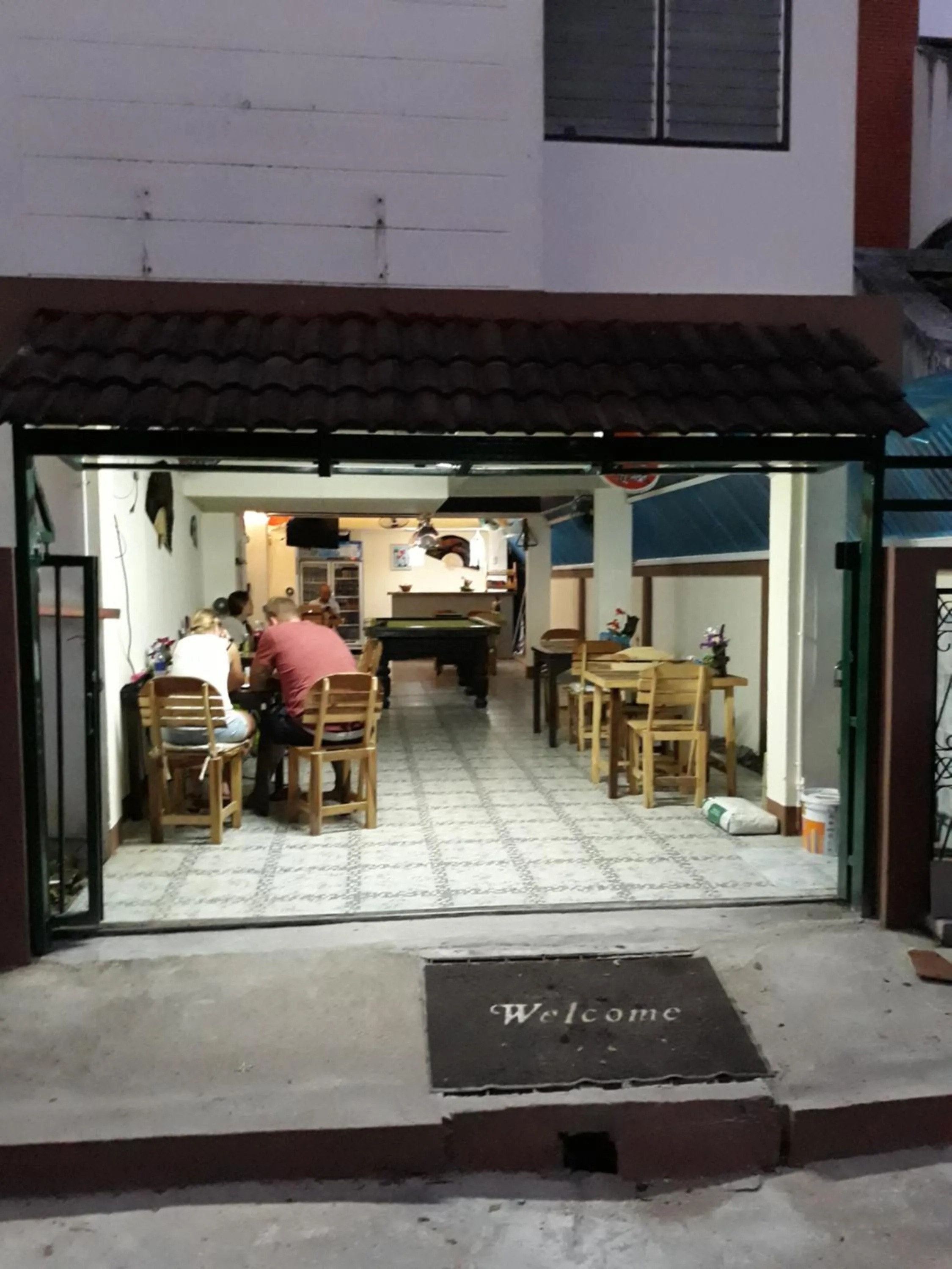 Restaurant/places to eat in Dutch Guest้้house Chiang Mai