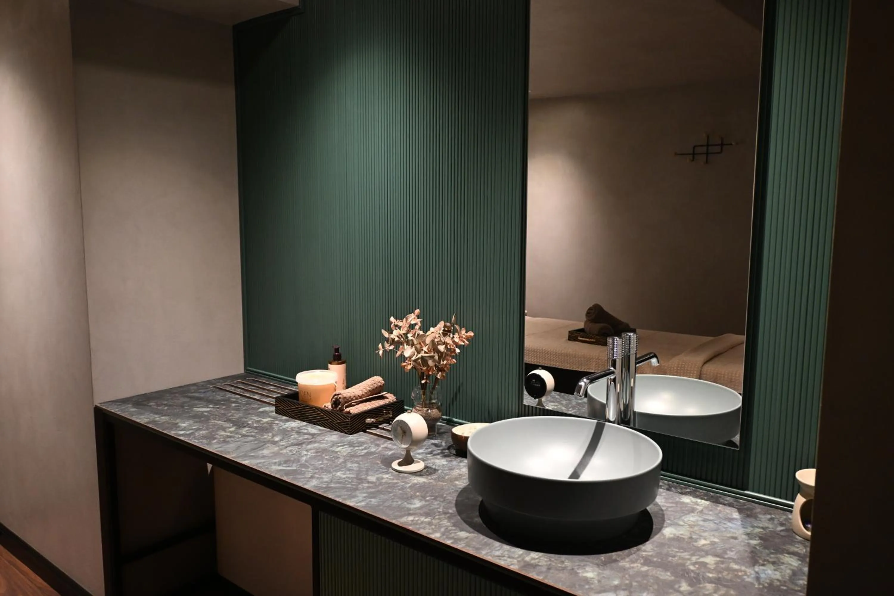 Luxury Premium Finese