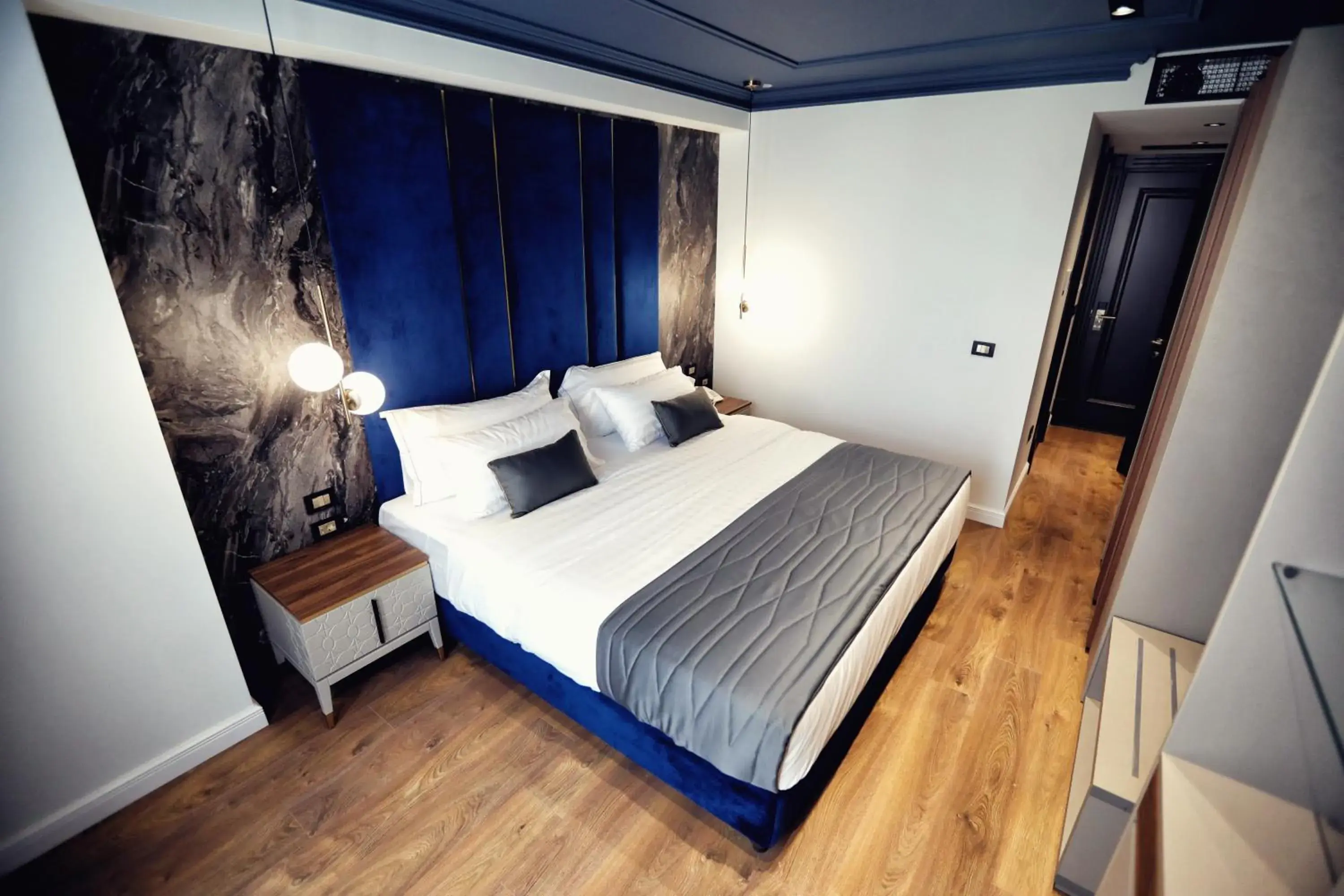 Bed in Luxury Premium Finese Bed in Luxury Premium Finese