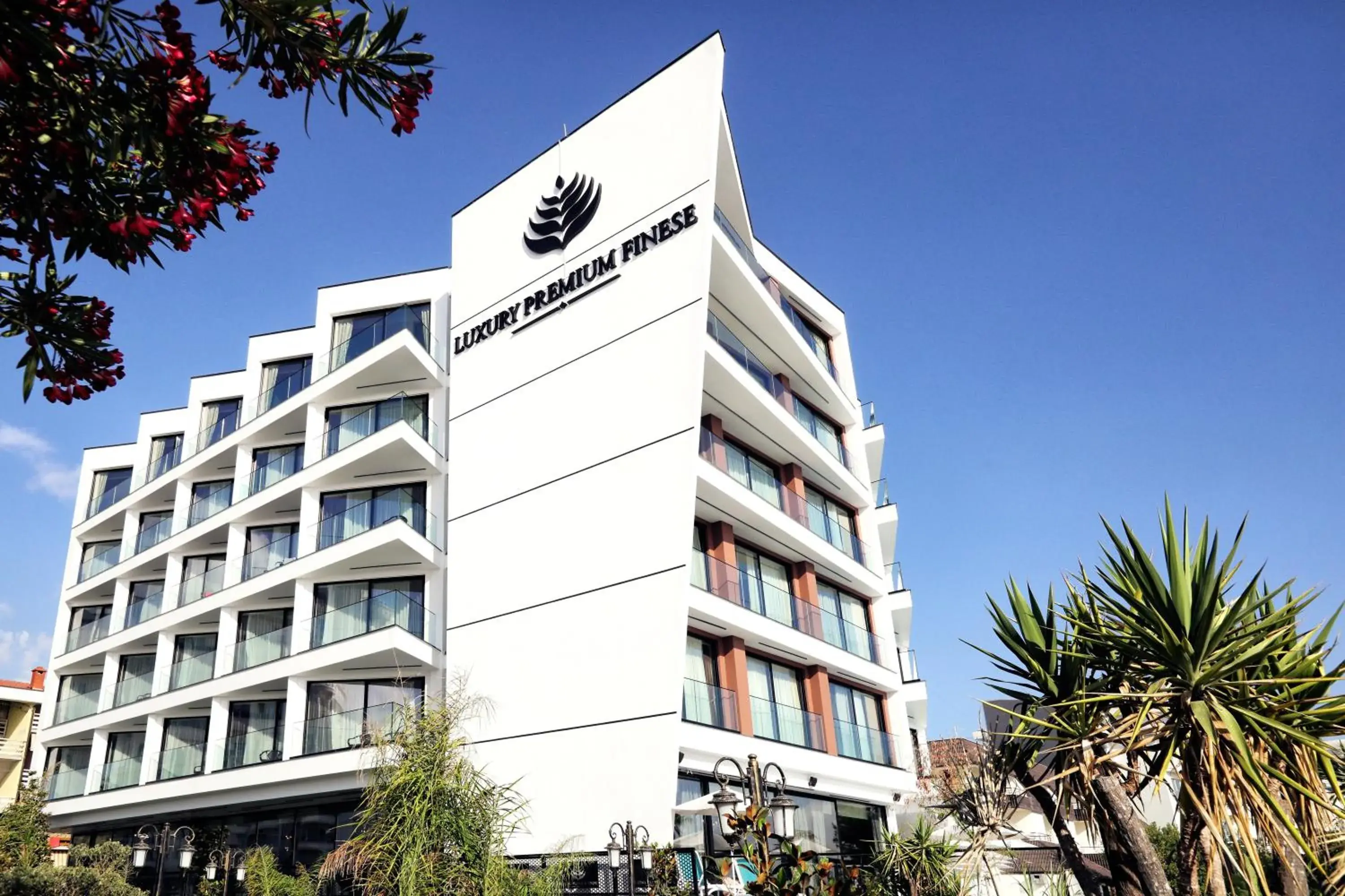 Luxury Premium Finese Luxury Premium Finese