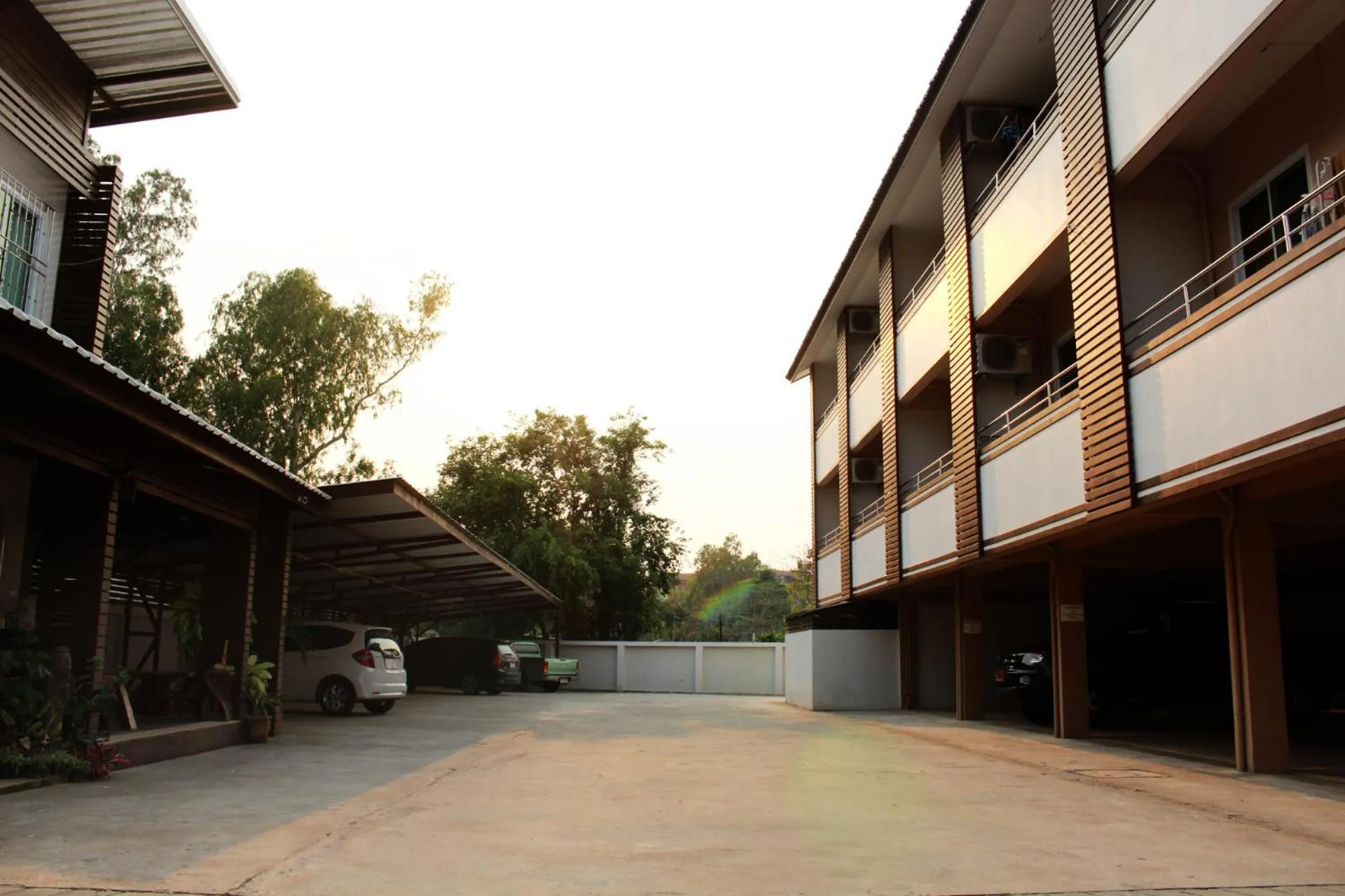 Property building in Pornkasem House