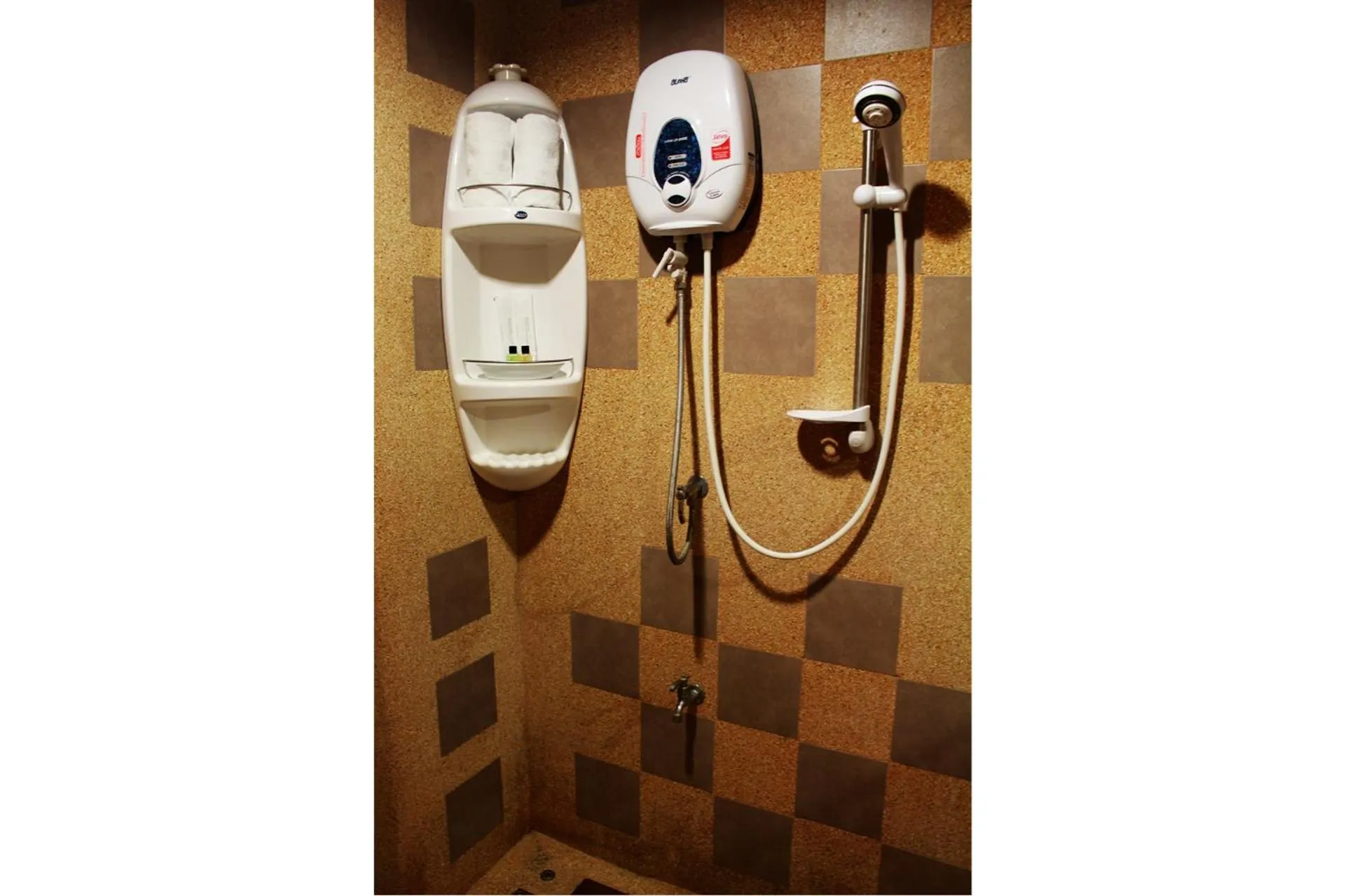 Bathroom in Pornkasem House