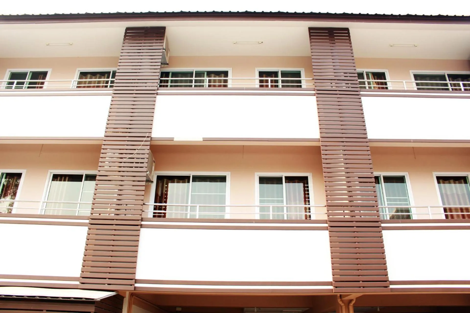 Property building in Pornkasem House