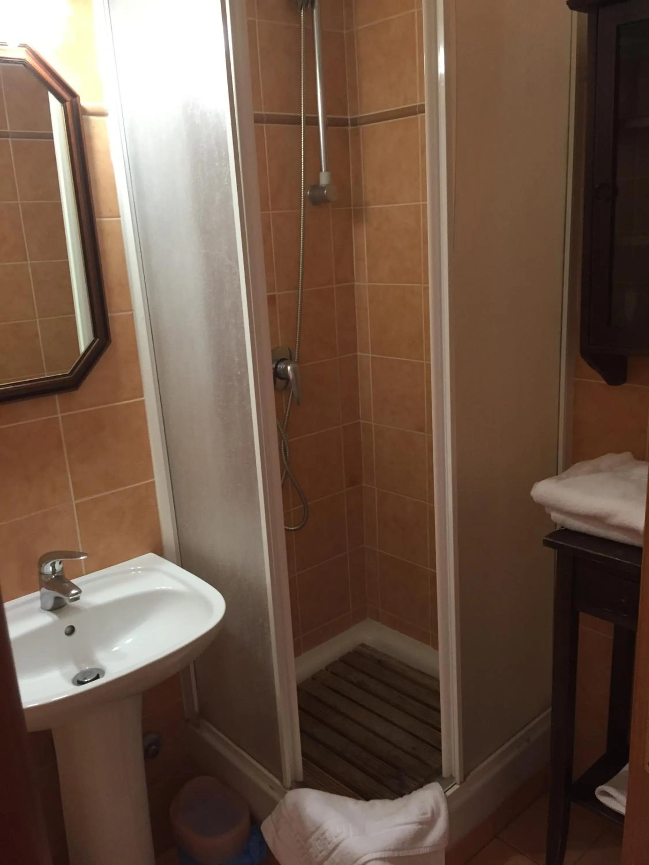 Bathroom in Airport Torre Clementina INN