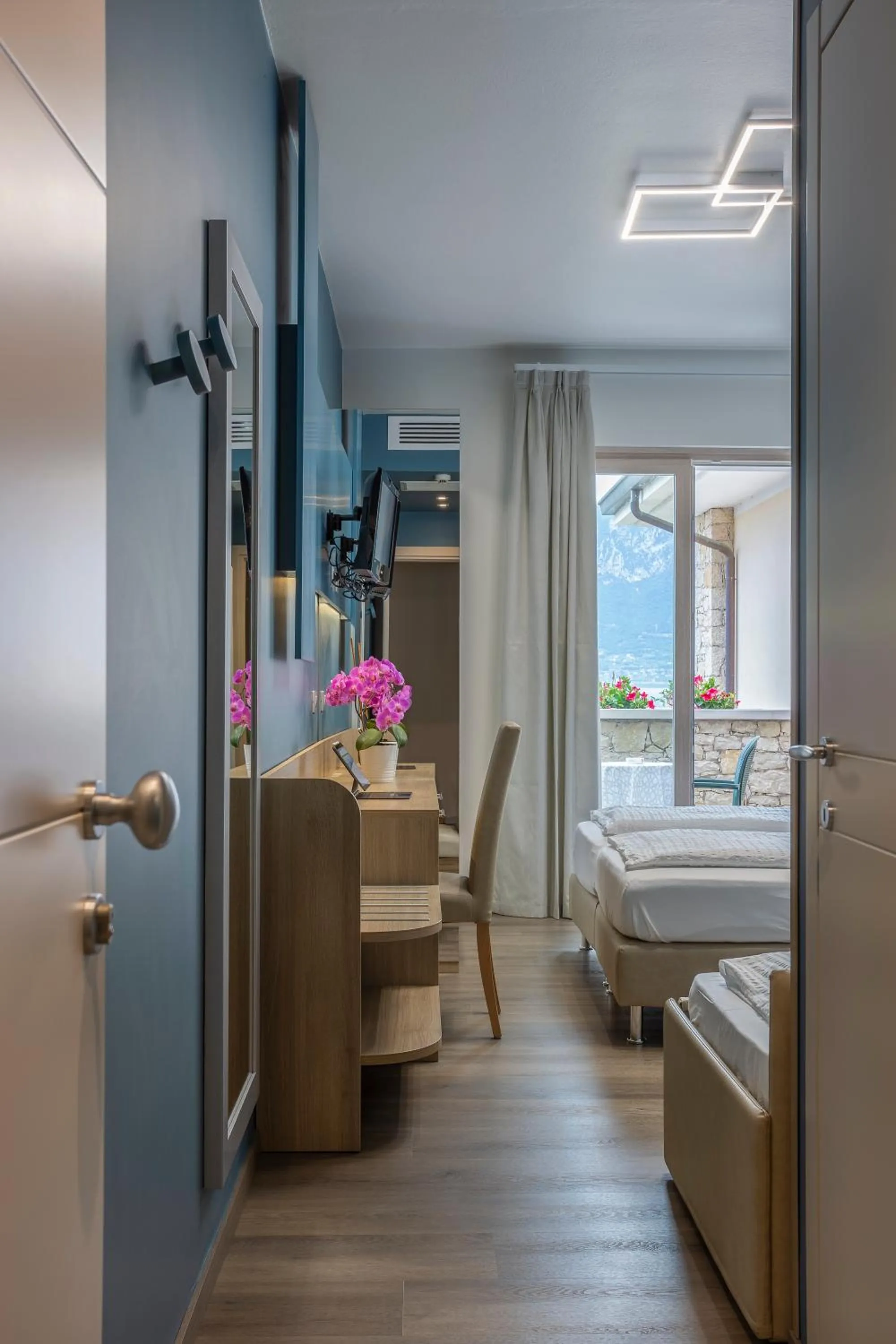 View (from property/room), Bed in Hotel Veronesi