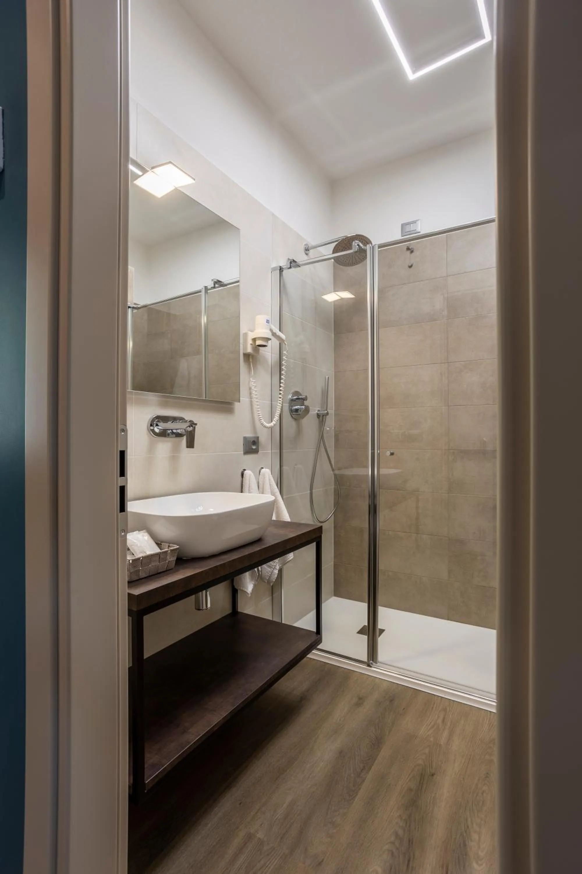 Shower in Hotel Veronesi