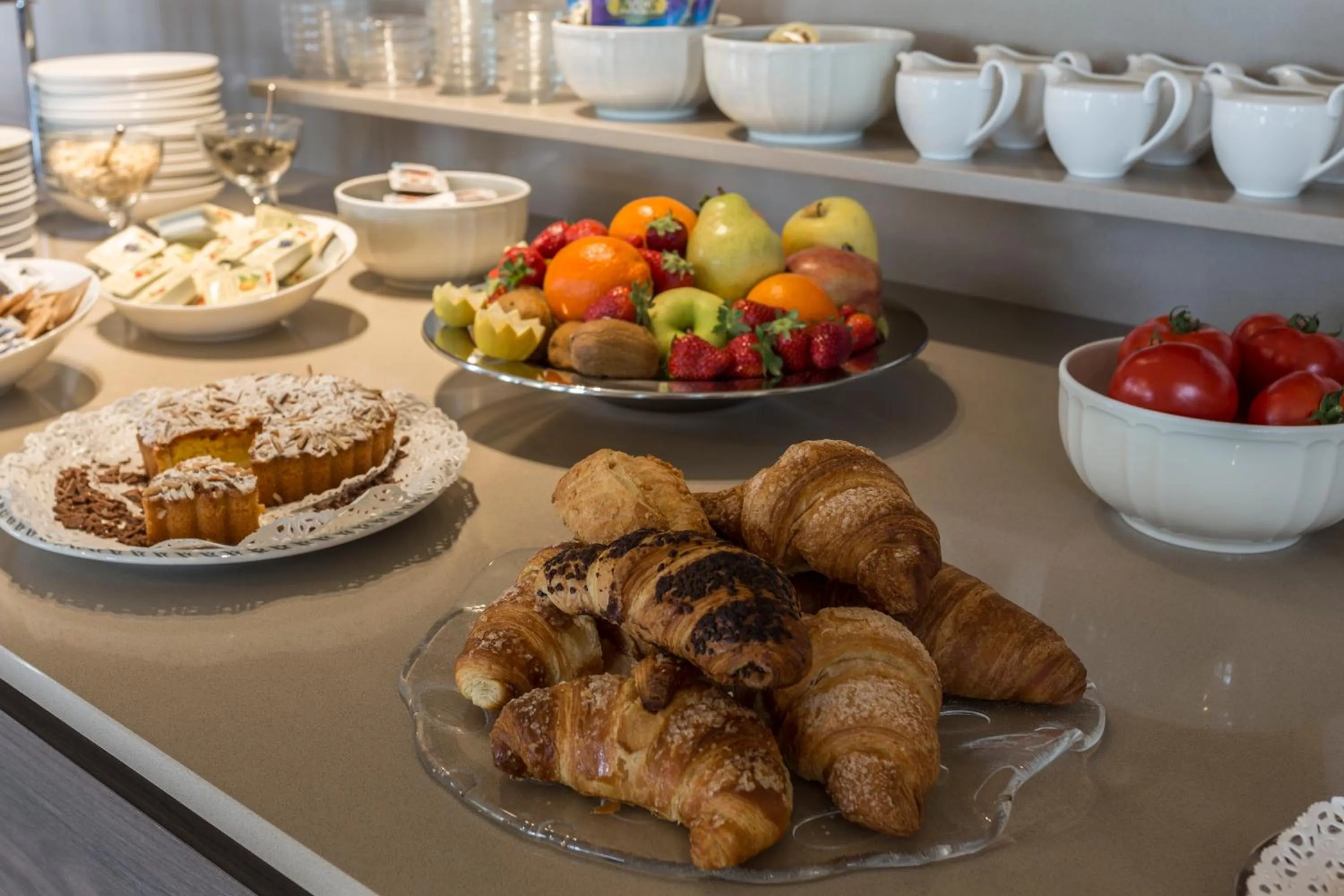 Food and drinks in Hotel Veronesi