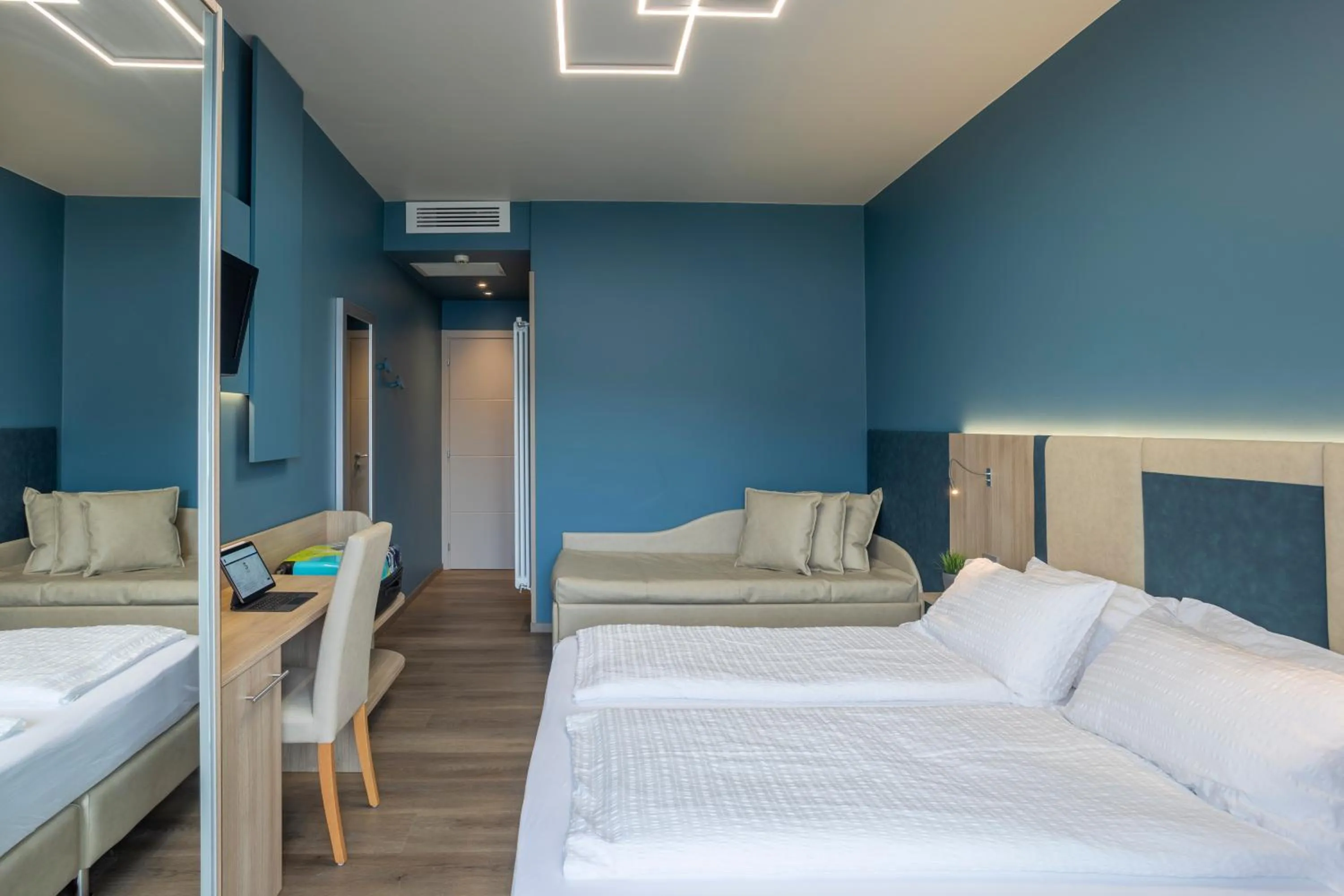 Photo of the whole room, Bed in Hotel Veronesi