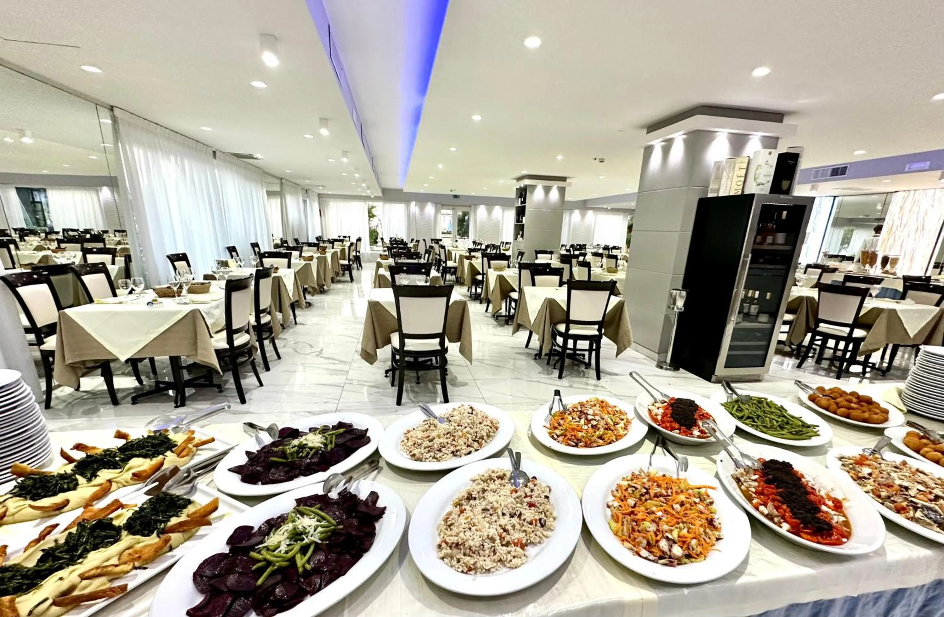 Restaurant/places to eat in Hotel Blu