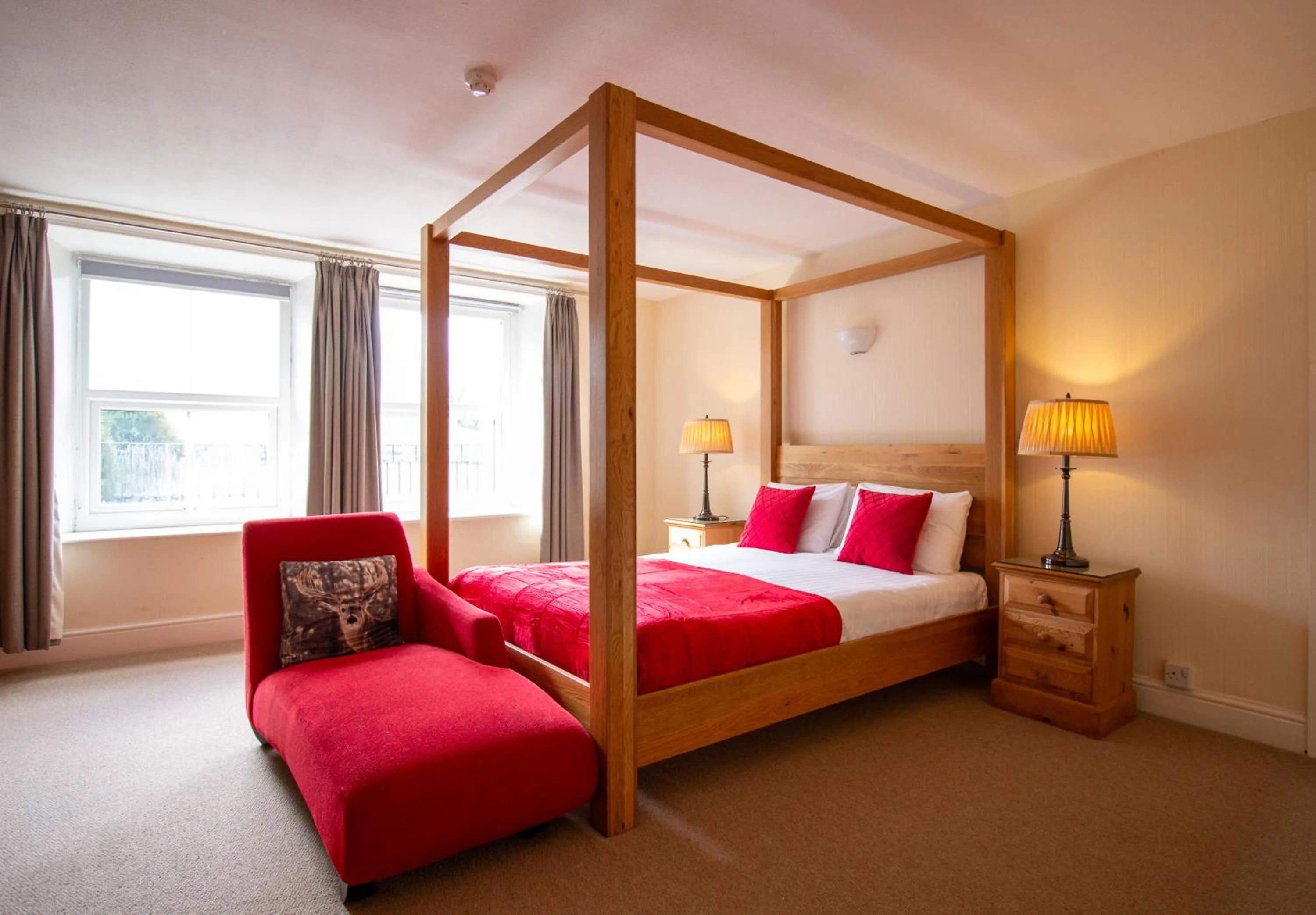 Bedroom, Bed in Newton House Hotel