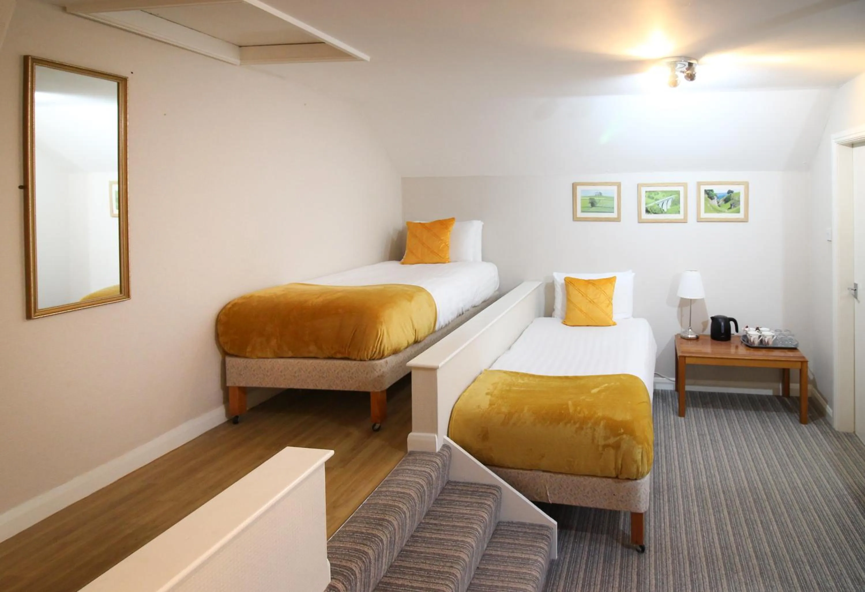 Bedroom, Bed in Newton House Hotel