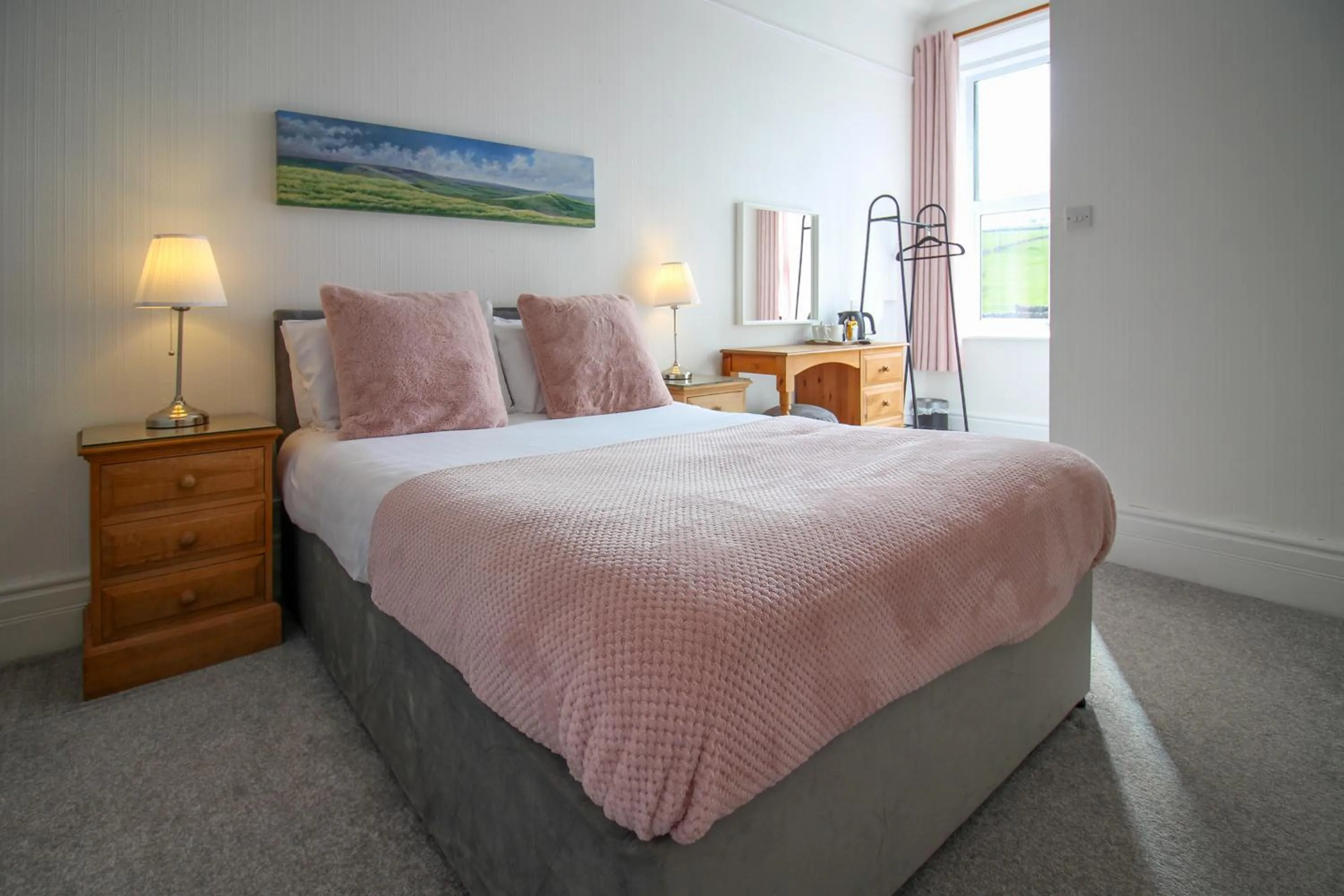 Bedroom, Bed in Newton House Hotel