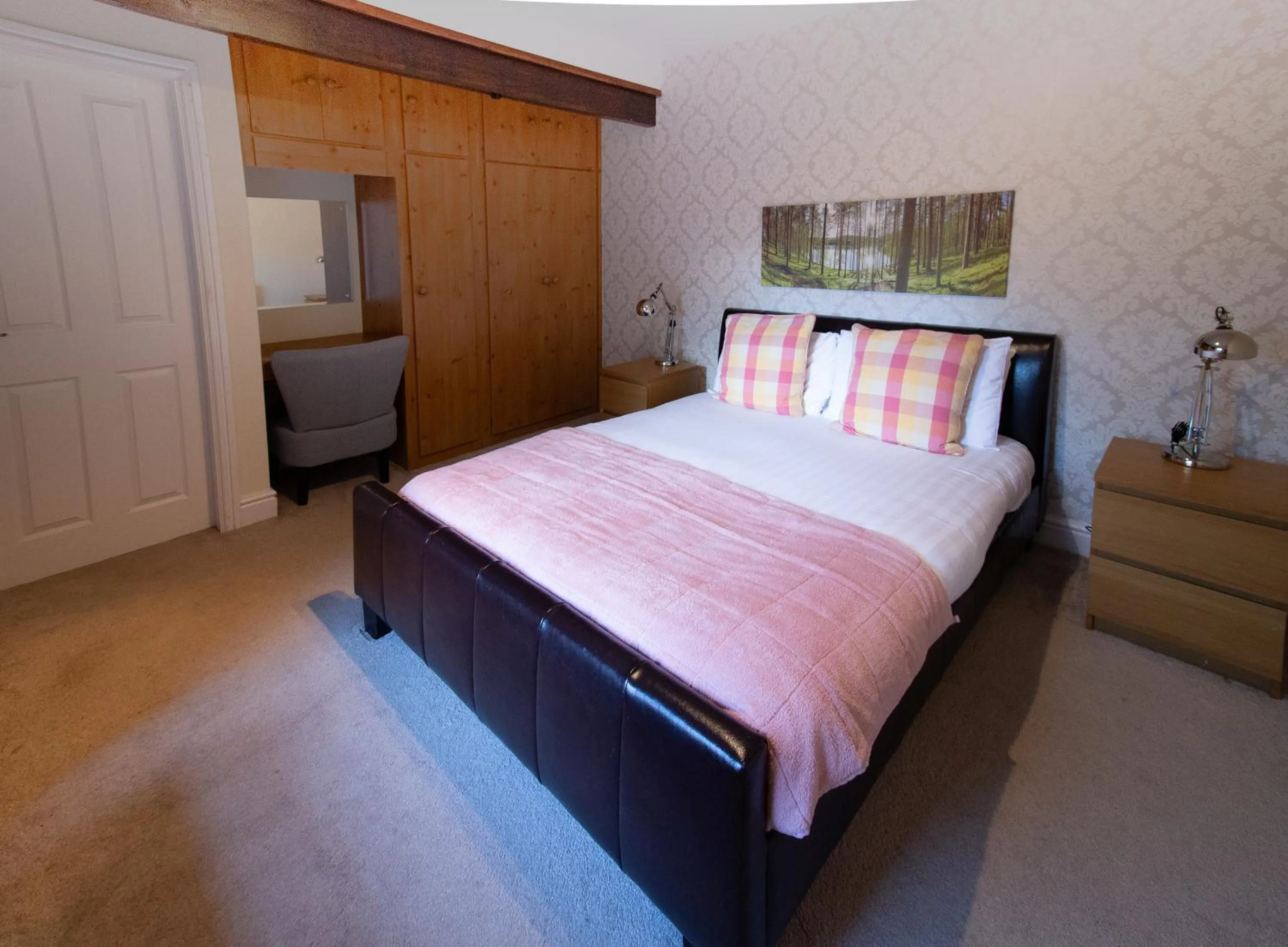 Bedroom, Bed in Newton House Hotel