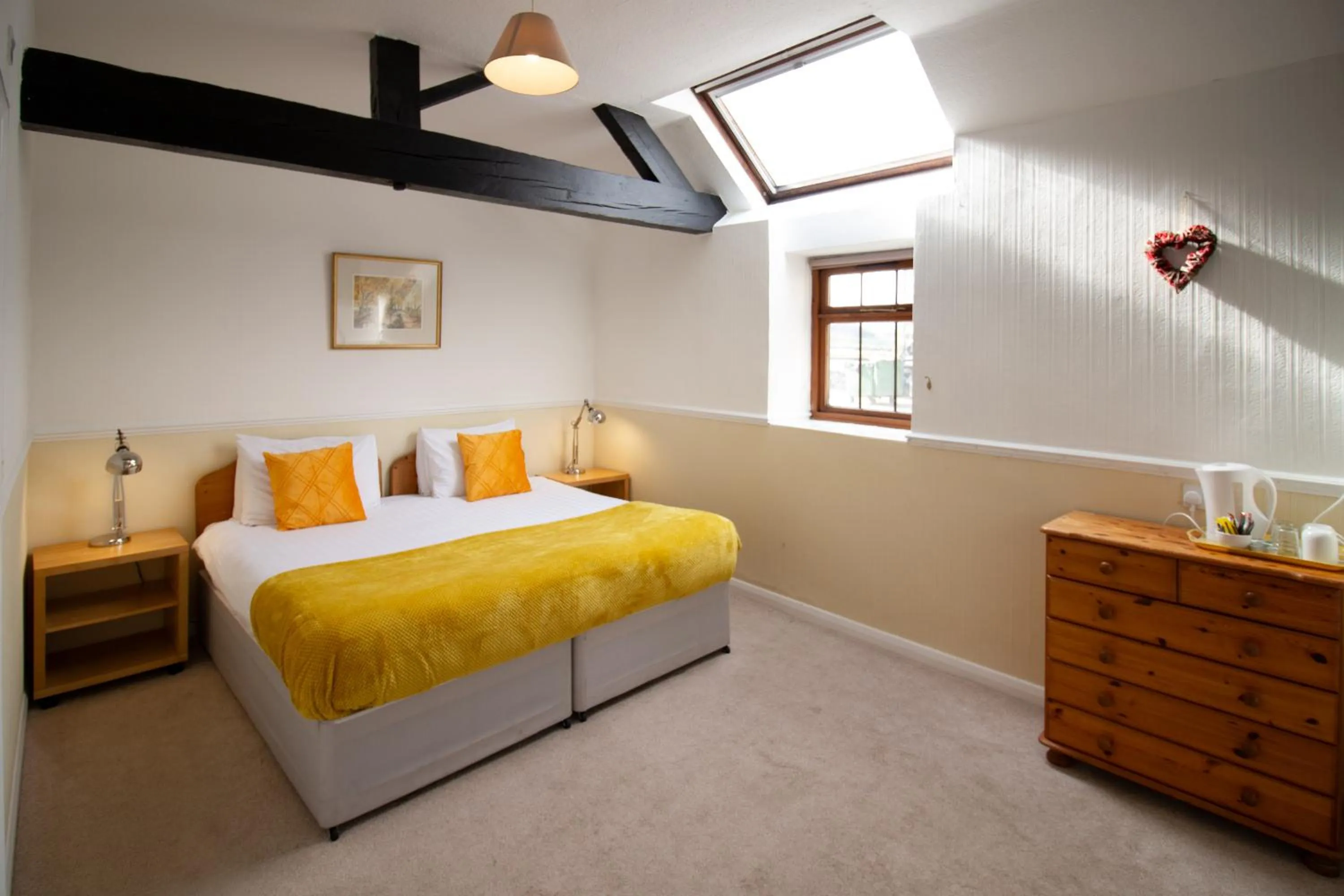 Bedroom, Bed in Newton House Hotel