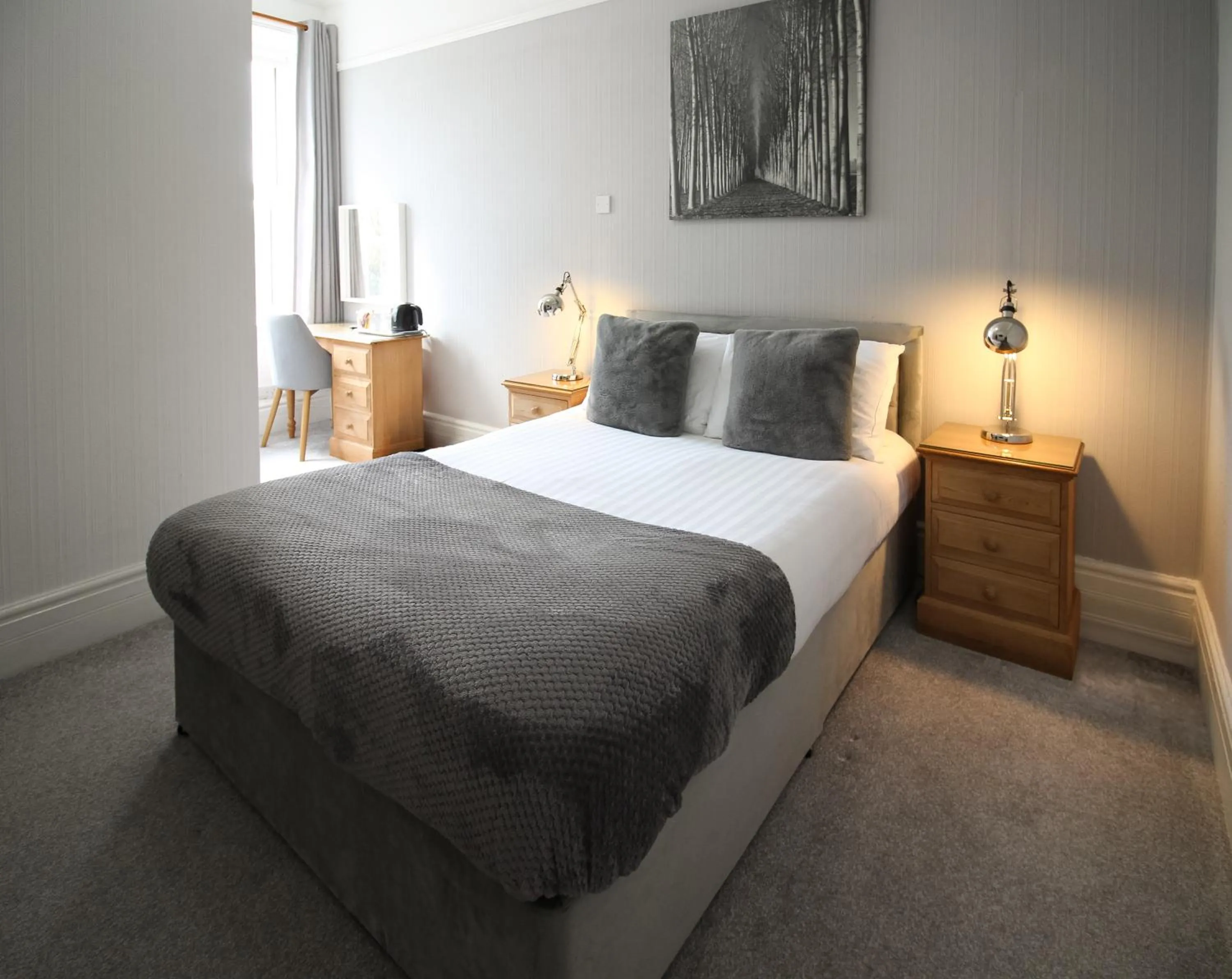 Bedroom, Bed in Newton House Hotel