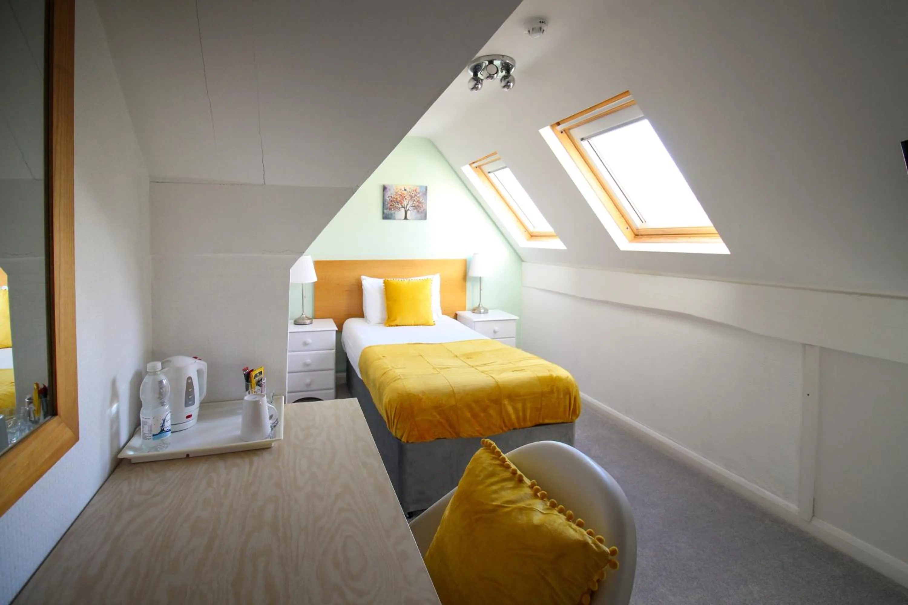 Bedroom, Bed in Newton House Hotel