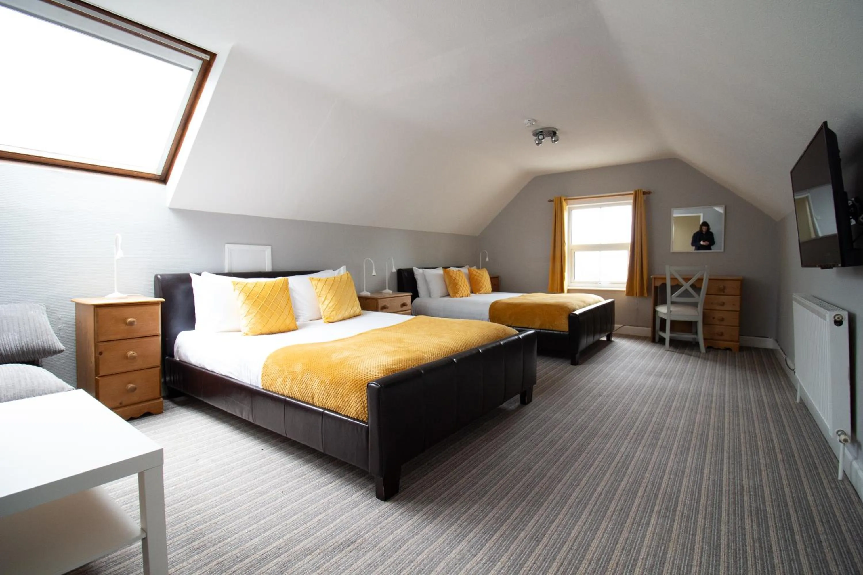 Bedroom, Bed in Newton House Hotel