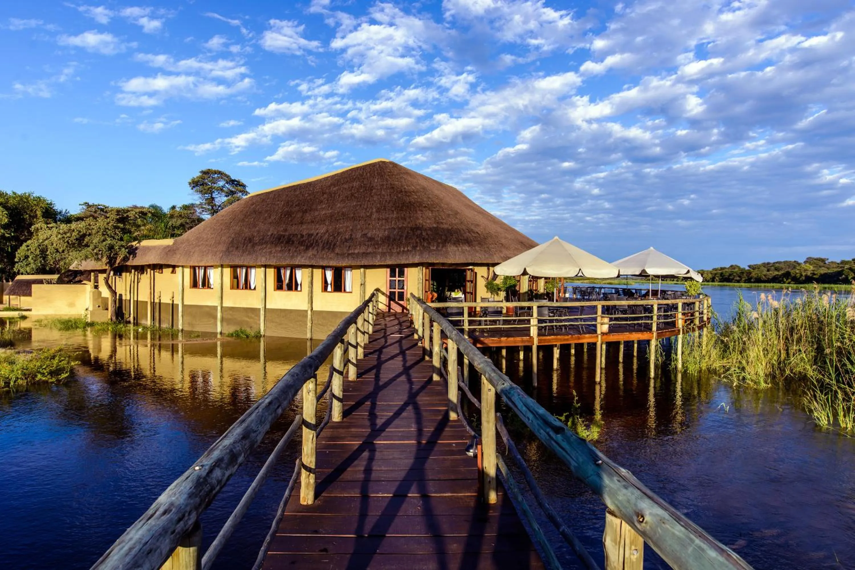 Restaurant/places to eat in Gondwana Hakusembe River Lodge