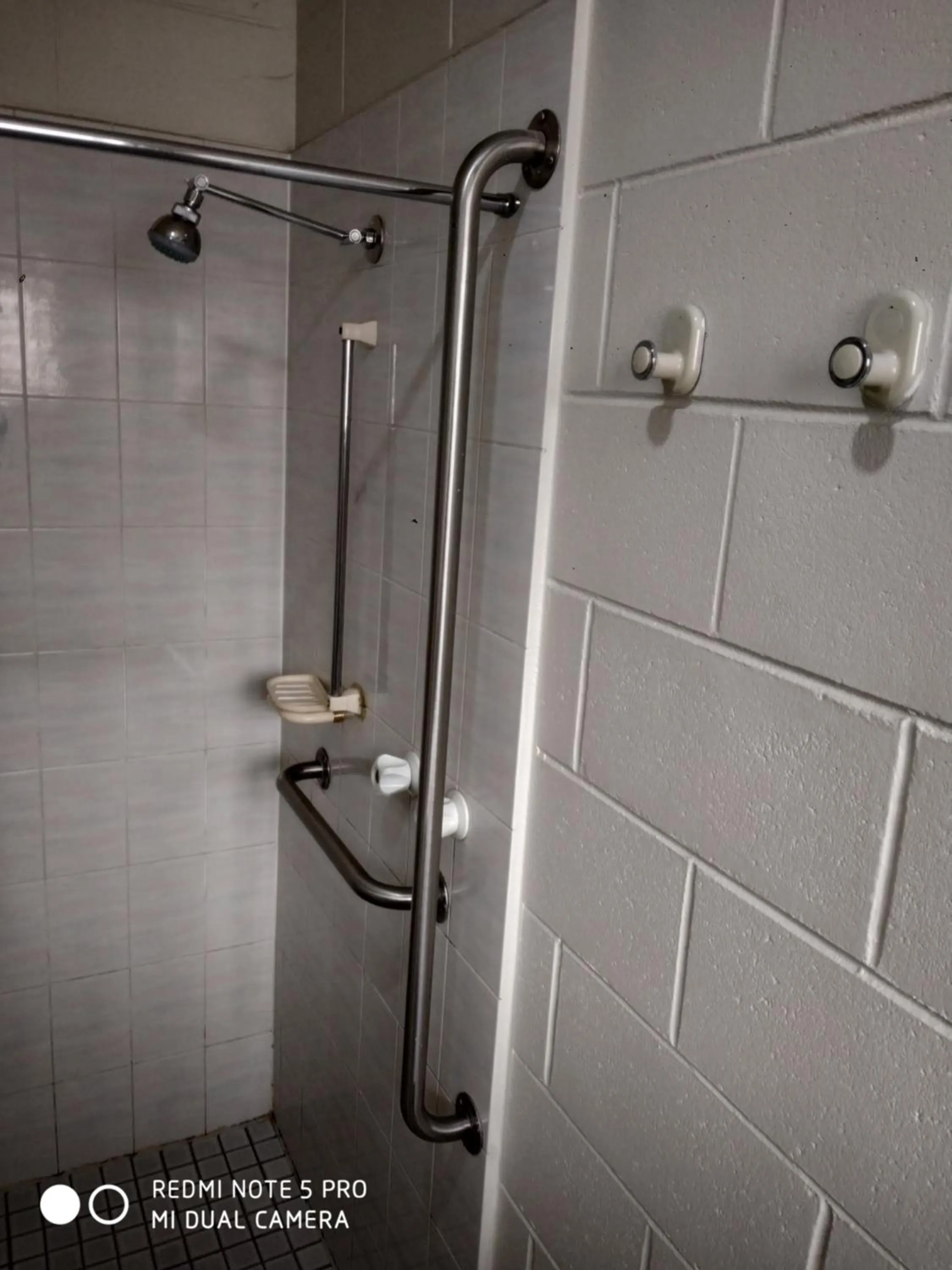 Bathroom in Albury Central Motel