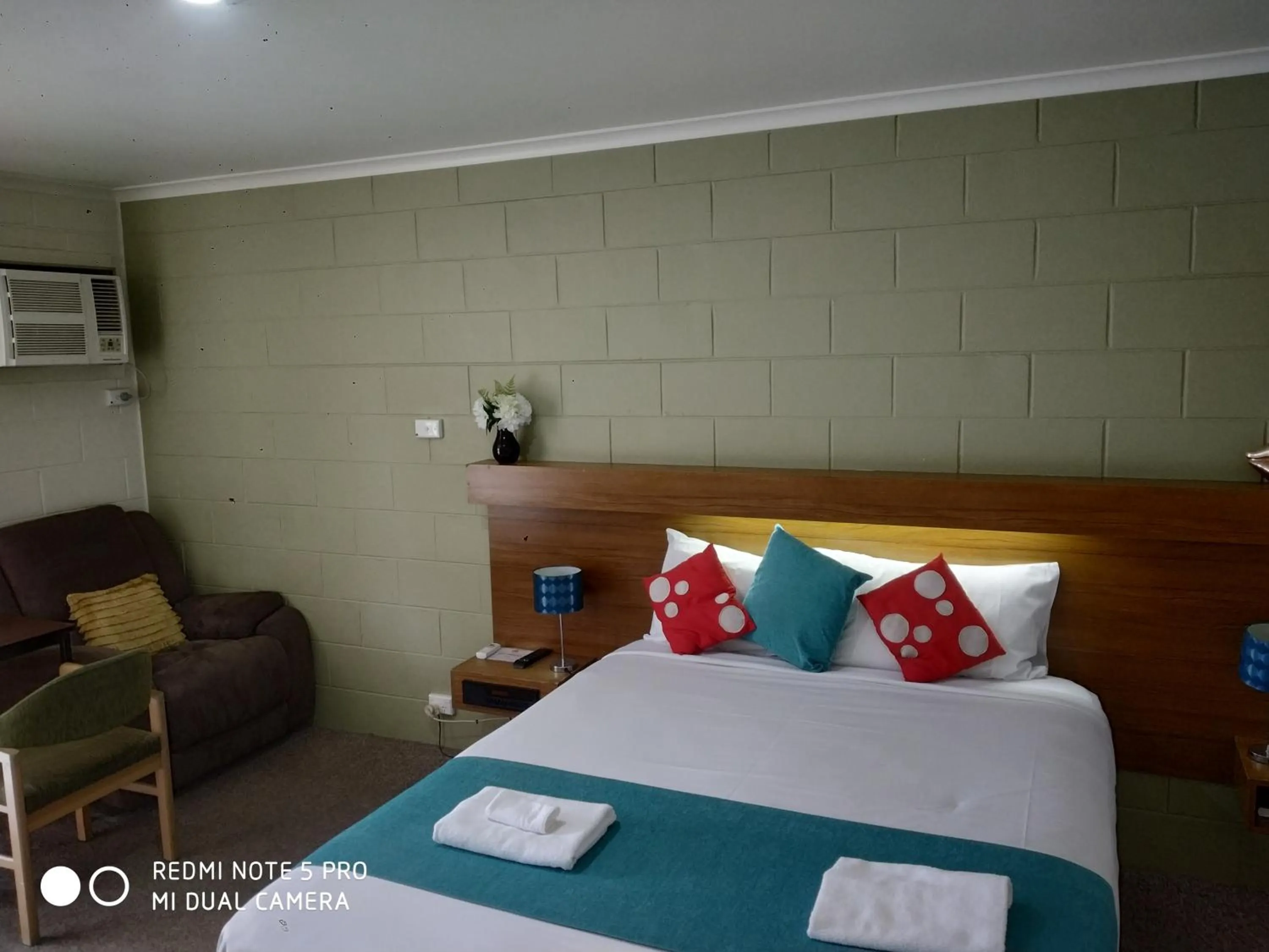 Bedroom, Bed in Albury Central Motel