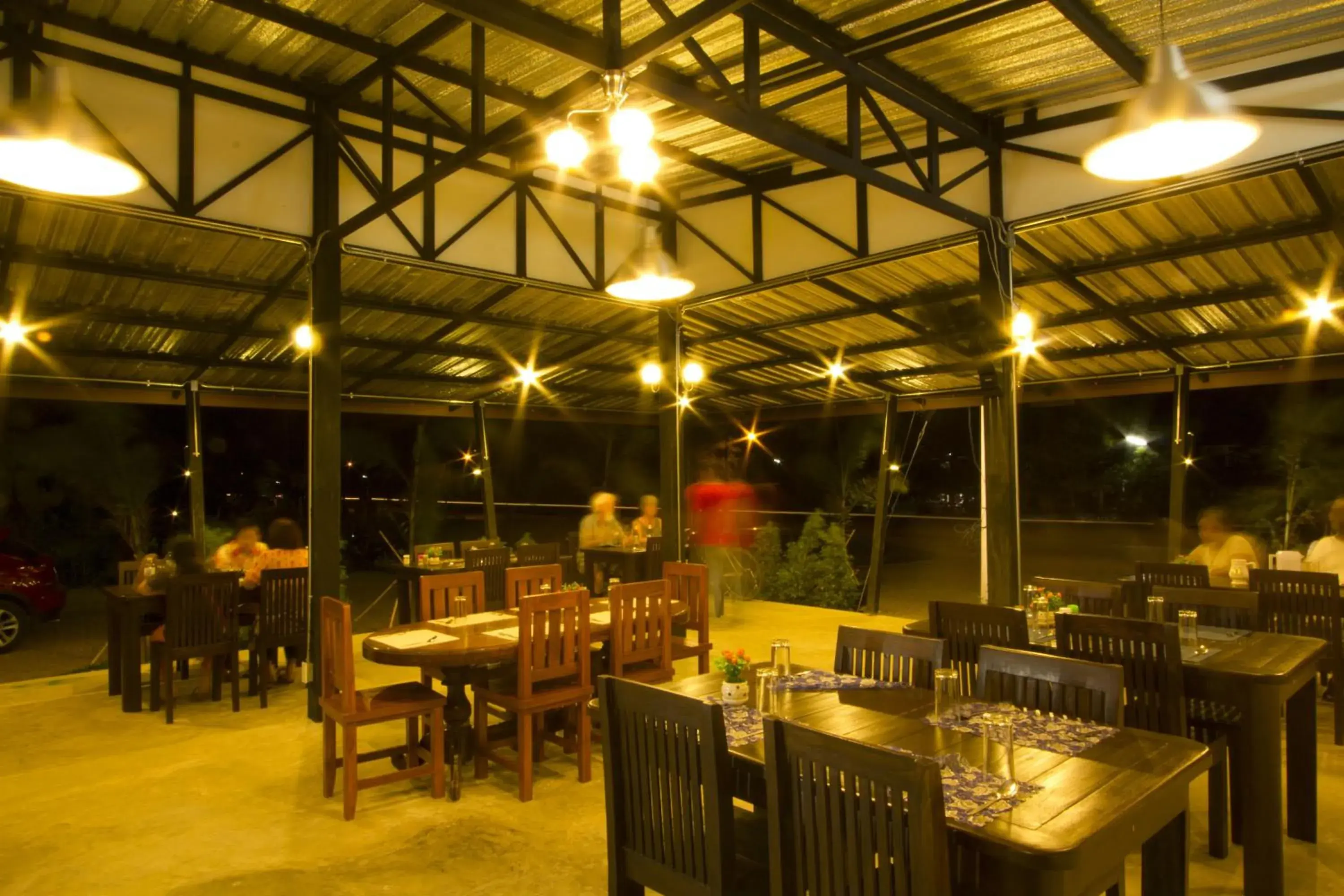 Restaurant/places to eat in The Rise Resort Restaurant/places to eat in The Rise Resort