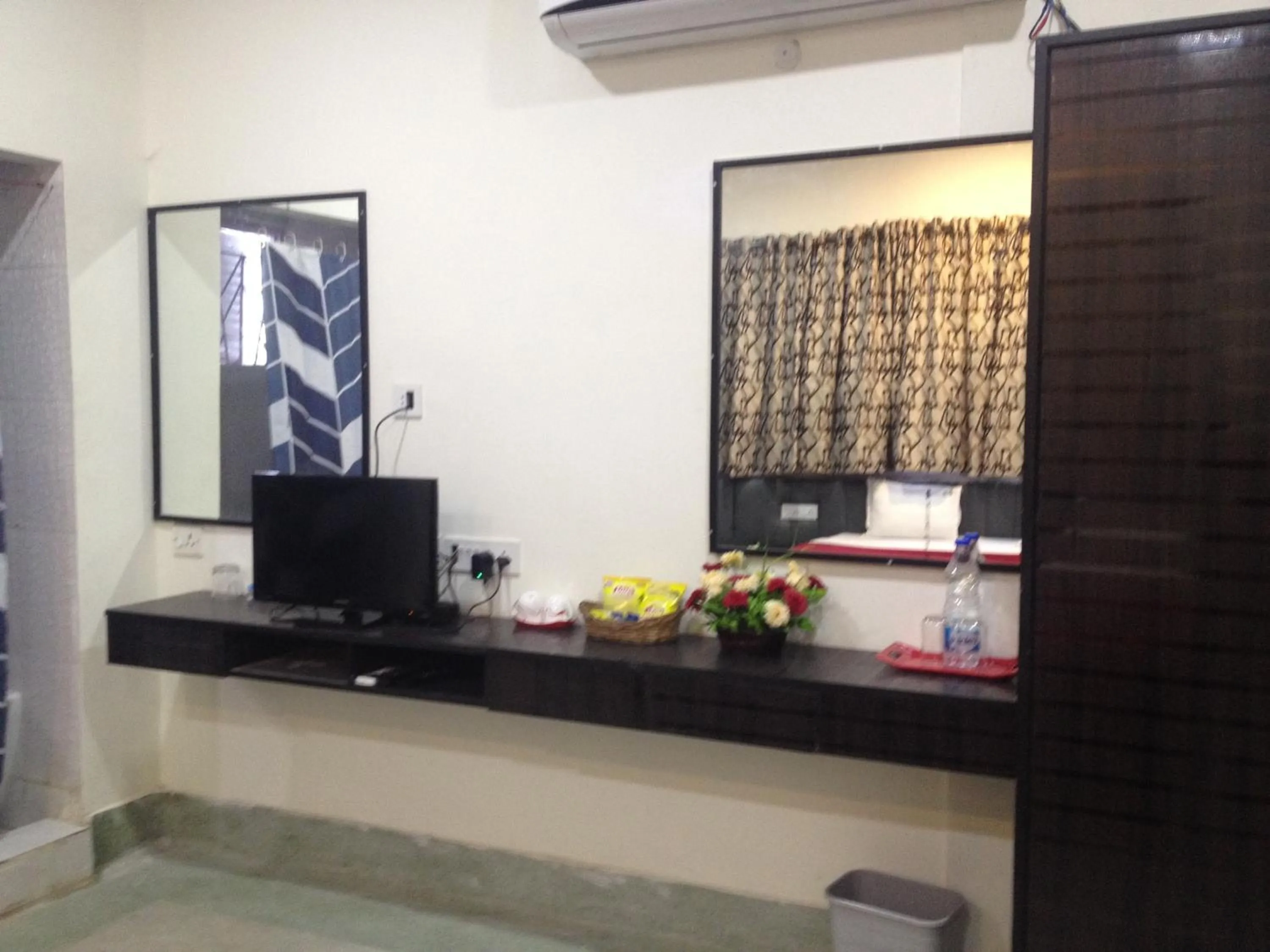 Photo of the whole room in Hotel Nest International