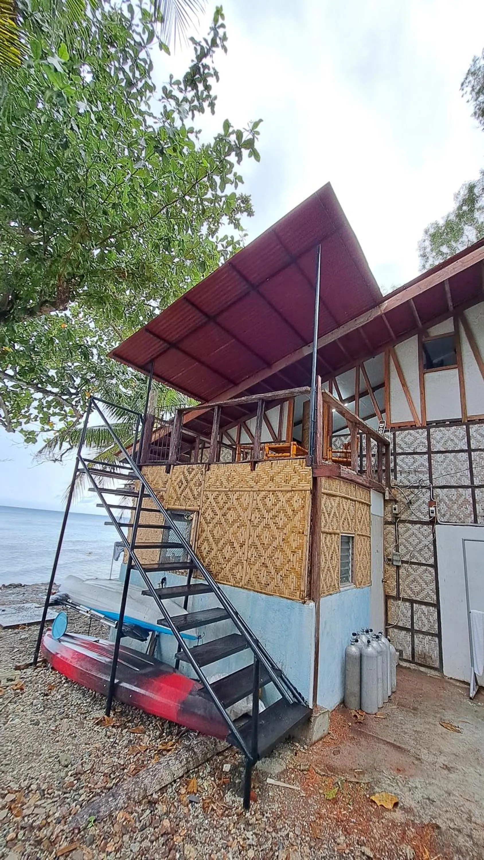 Patio in Paseo Del Mar Seaside Inn