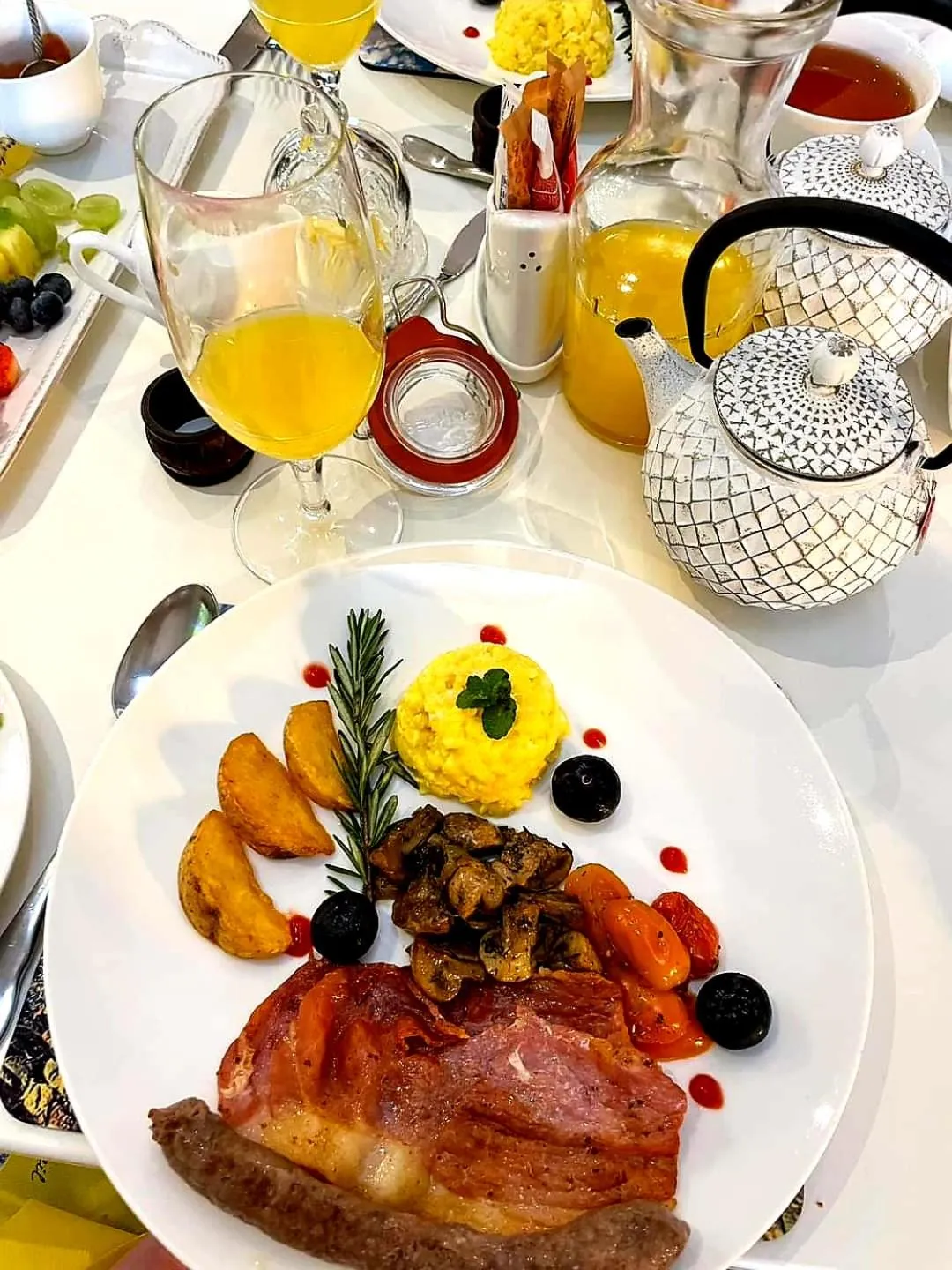 Food and drinks in Fleur du Soleil Luxury Guesthouse