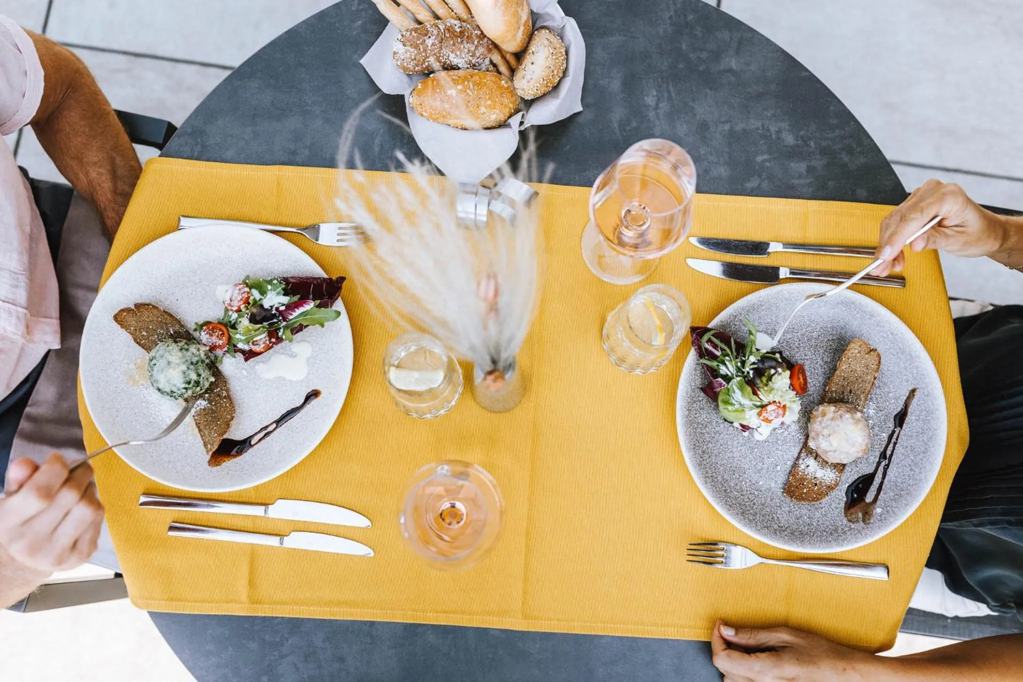 Restaurant/places to eat in Vitalpina Hotel Waldhof