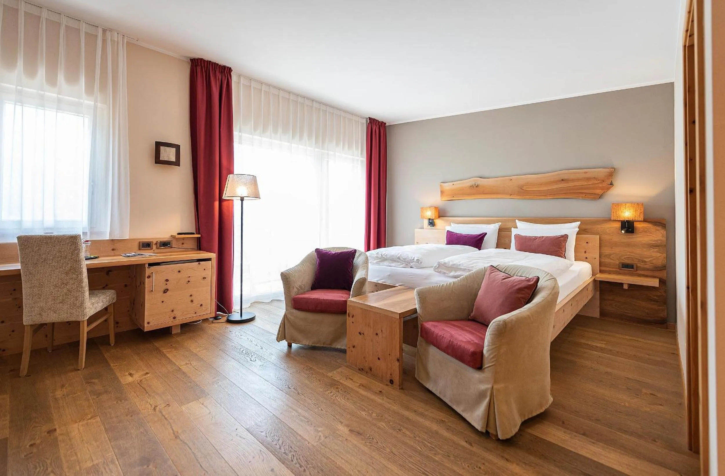 Communal lounge/ TV room, Bed in Vitalpina Hotel Waldhof